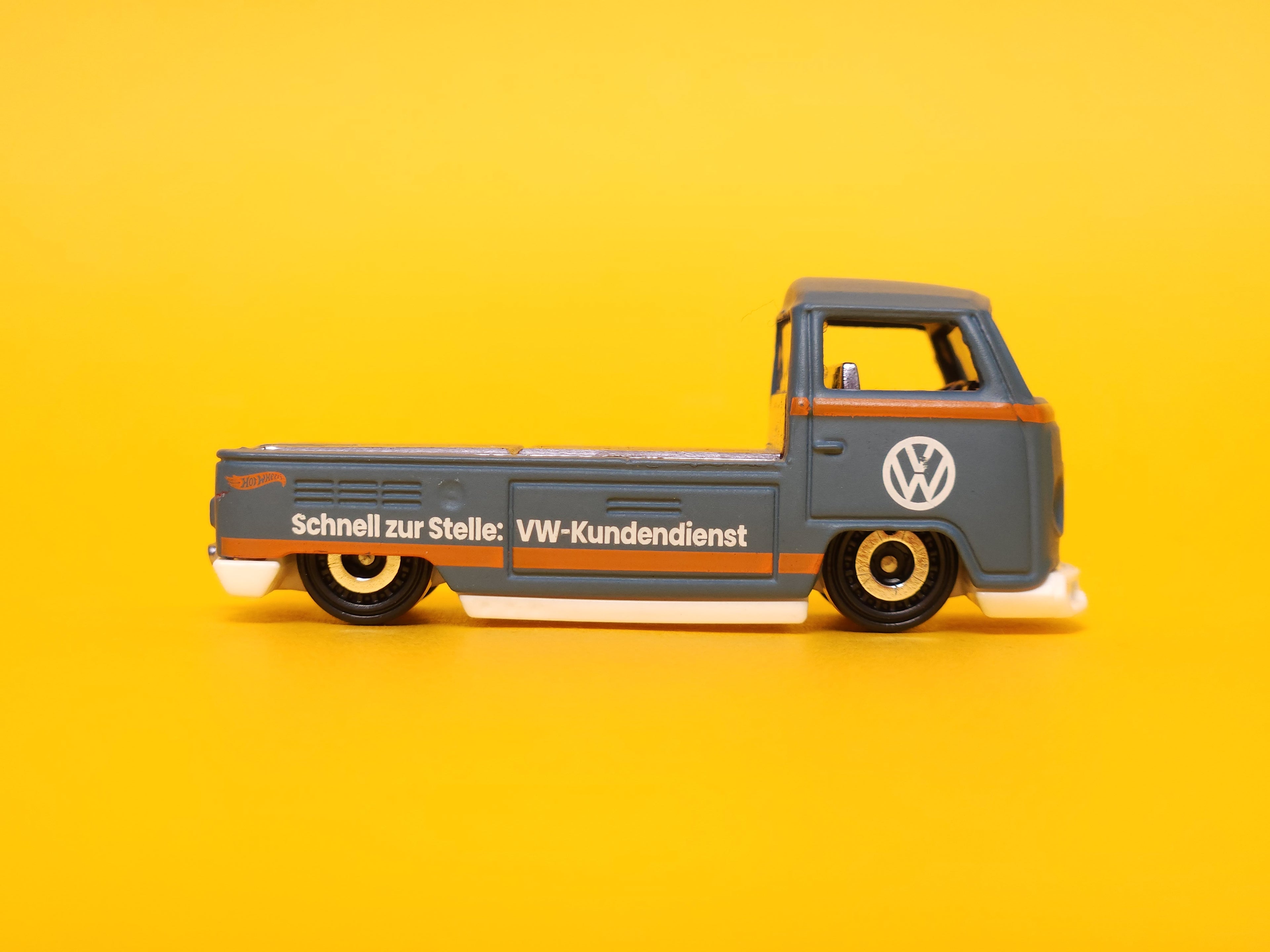 Volkswagen T2 Pickup: Gunmetal Gray – 2024 Mattel Hot Wheels Basic