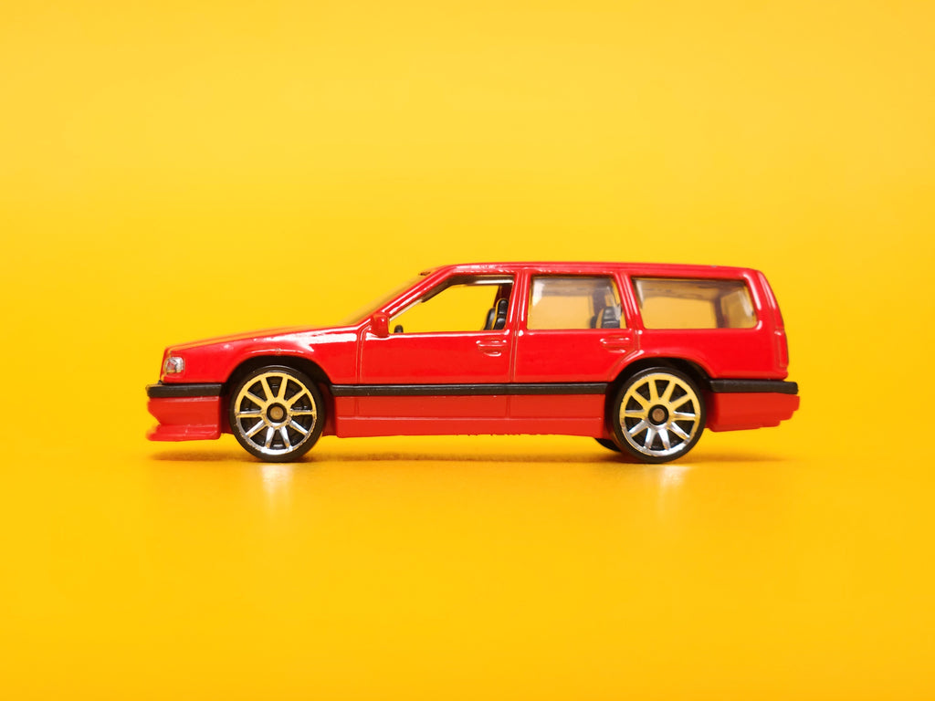 Volvo 850 Estate: Red – 2021 Mattel Hot Wheels Basic
