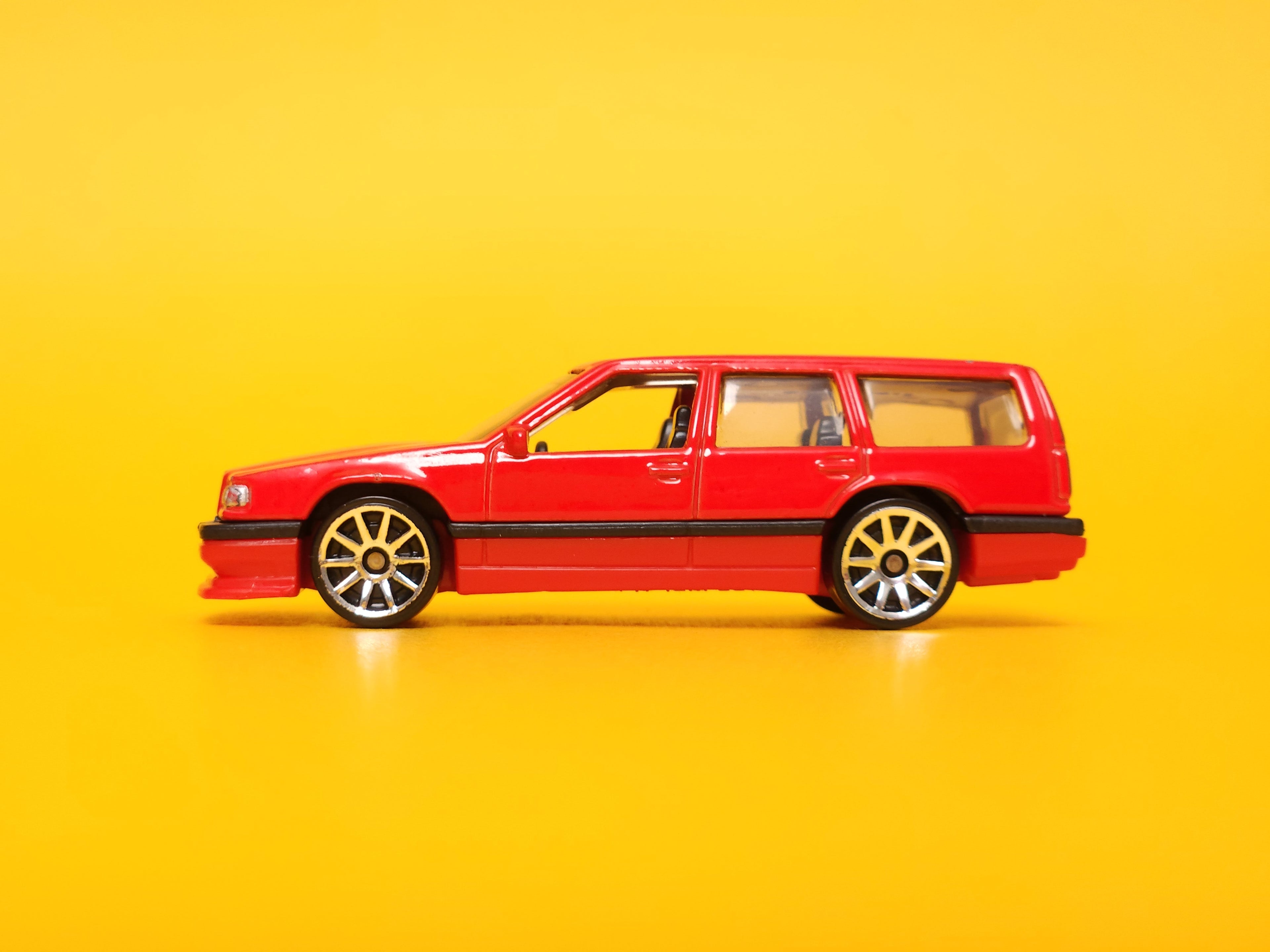 Volvo 850 Estate: Red – 2021 Mattel Hot Wheels Basic