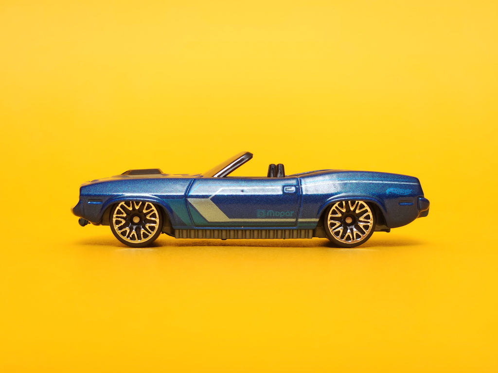 '70 Plymouth Barracuda: Metalflake Dark Blue – 2024 Mattel Hot Wheels Basic