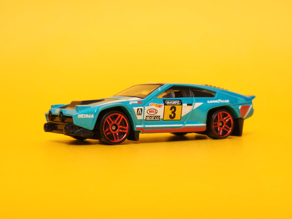 Dimachinni Veloce: Metalflake Teal – 2023 Mattel Hot Wheels Basic