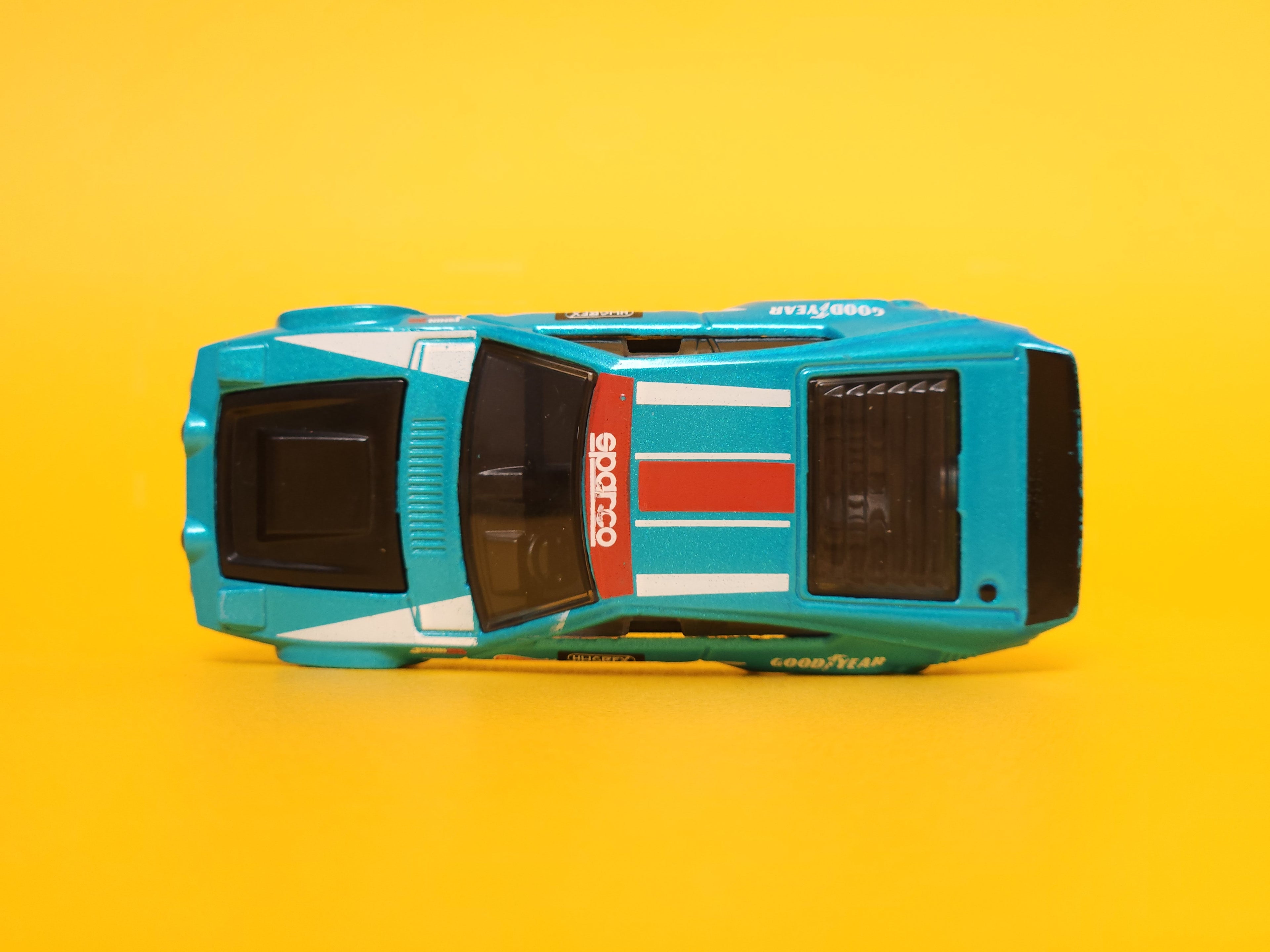 Dimachinni Veloce: Metalflake Teal – 2023 Mattel Hot Wheels Basic