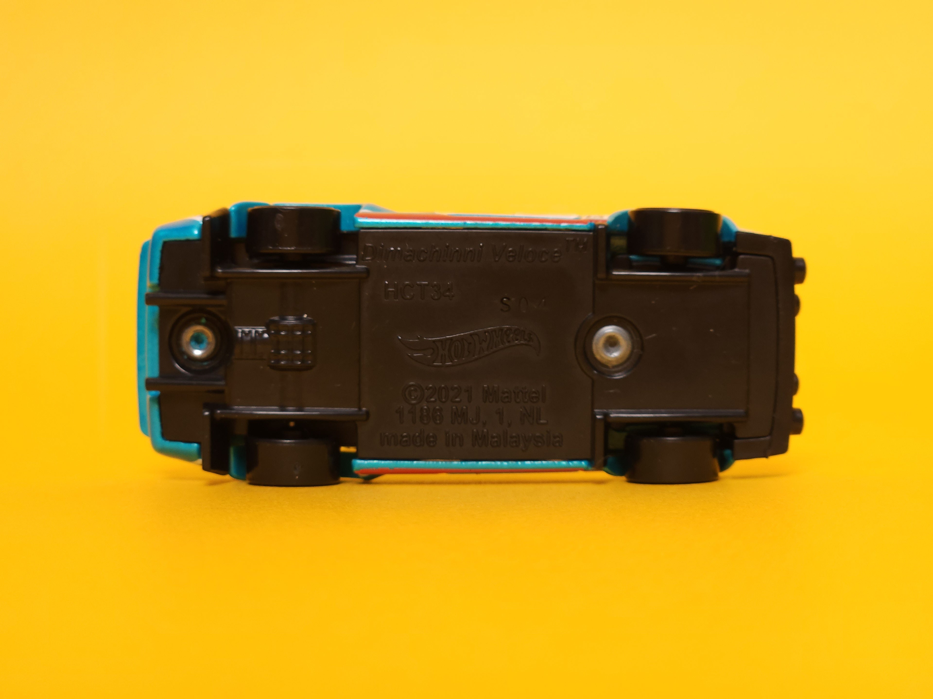 Dimachinni Veloce: Metalflake Teal – 2023 Mattel Hot Wheels Basic