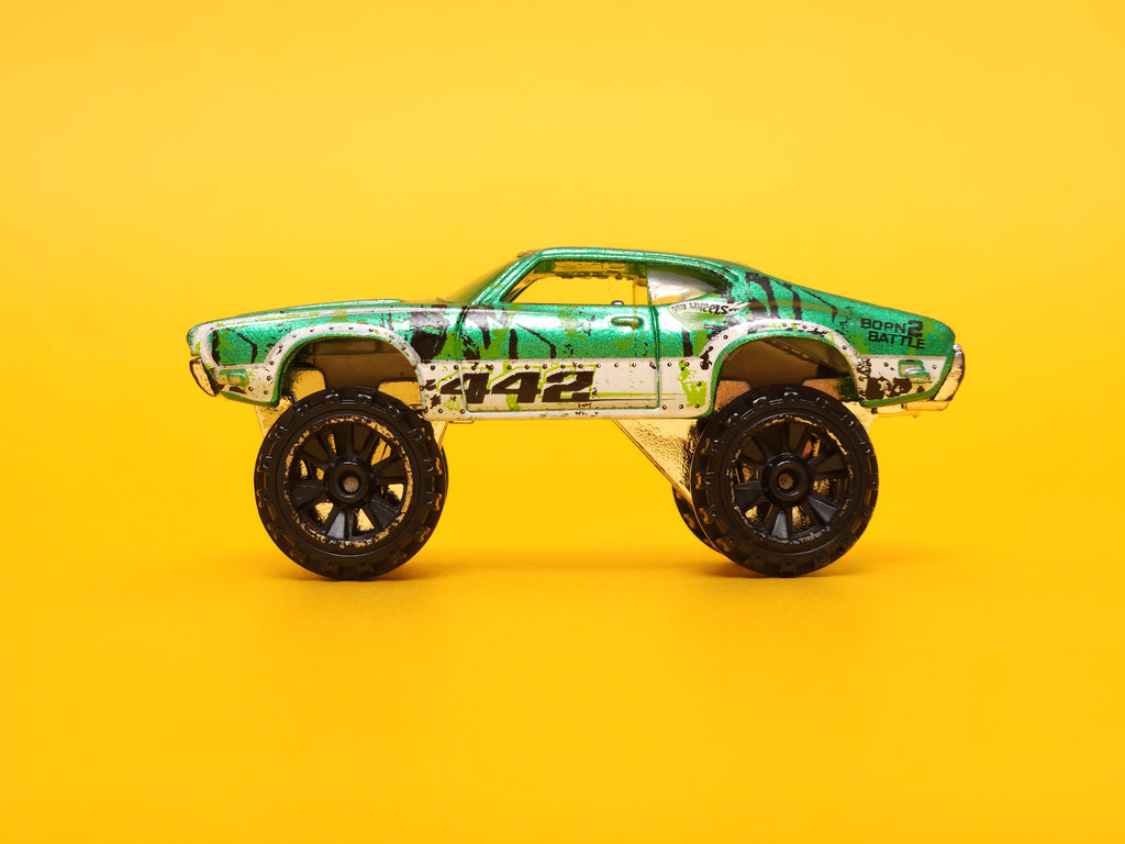 Olds 442: Metalflake Green – 2010 Mattel Hot Wheels Basic