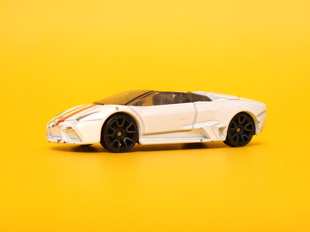 Lamborghini Reventón Roadster: Pearl White – 2019 Mattel Hot Wheels Basic