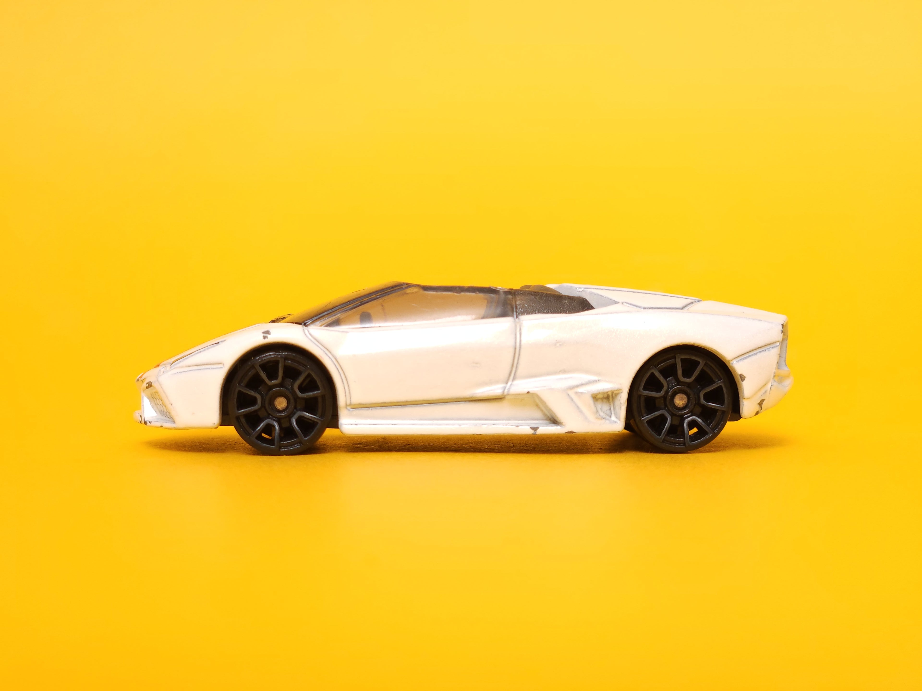 Lamborghini Reventón Roadster: Pearl White – 2019 Mattel Hot Wheels Basic