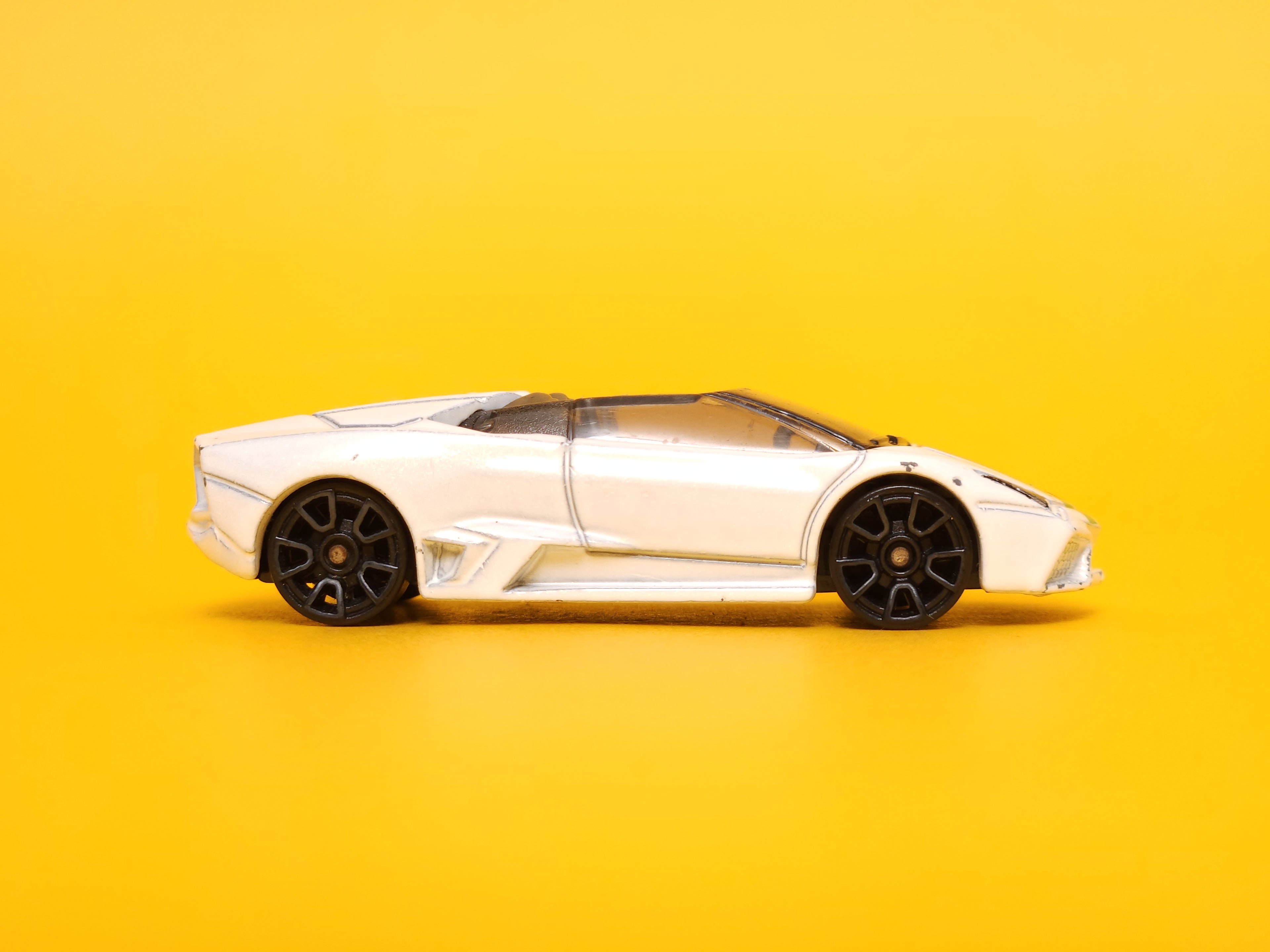 Lamborghini Reventón Roadster: Pearl White – 2019 Mattel Hot Wheels Basic