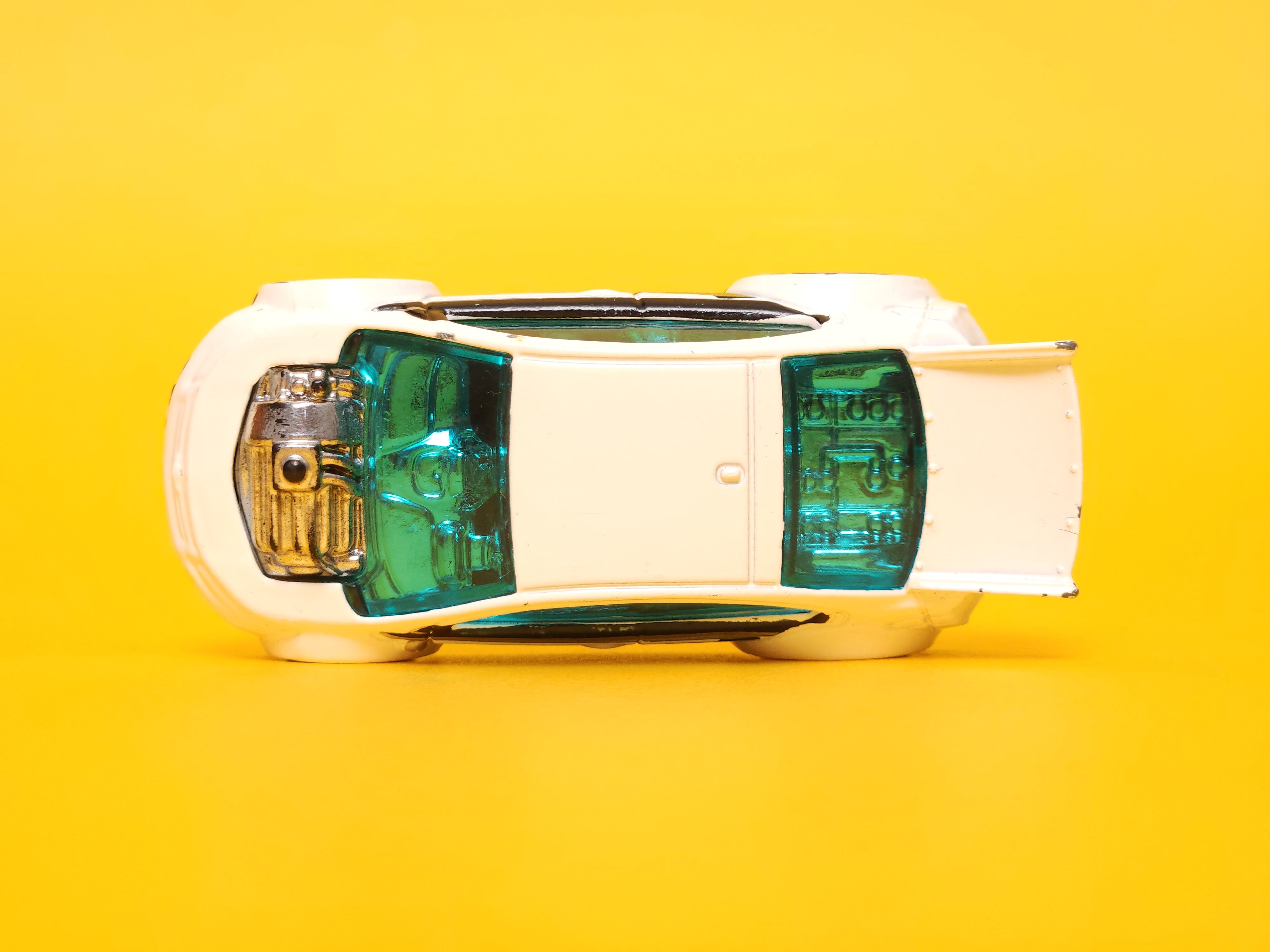 Super Volt: White – 2016 Mattel Hot Wheels Basic