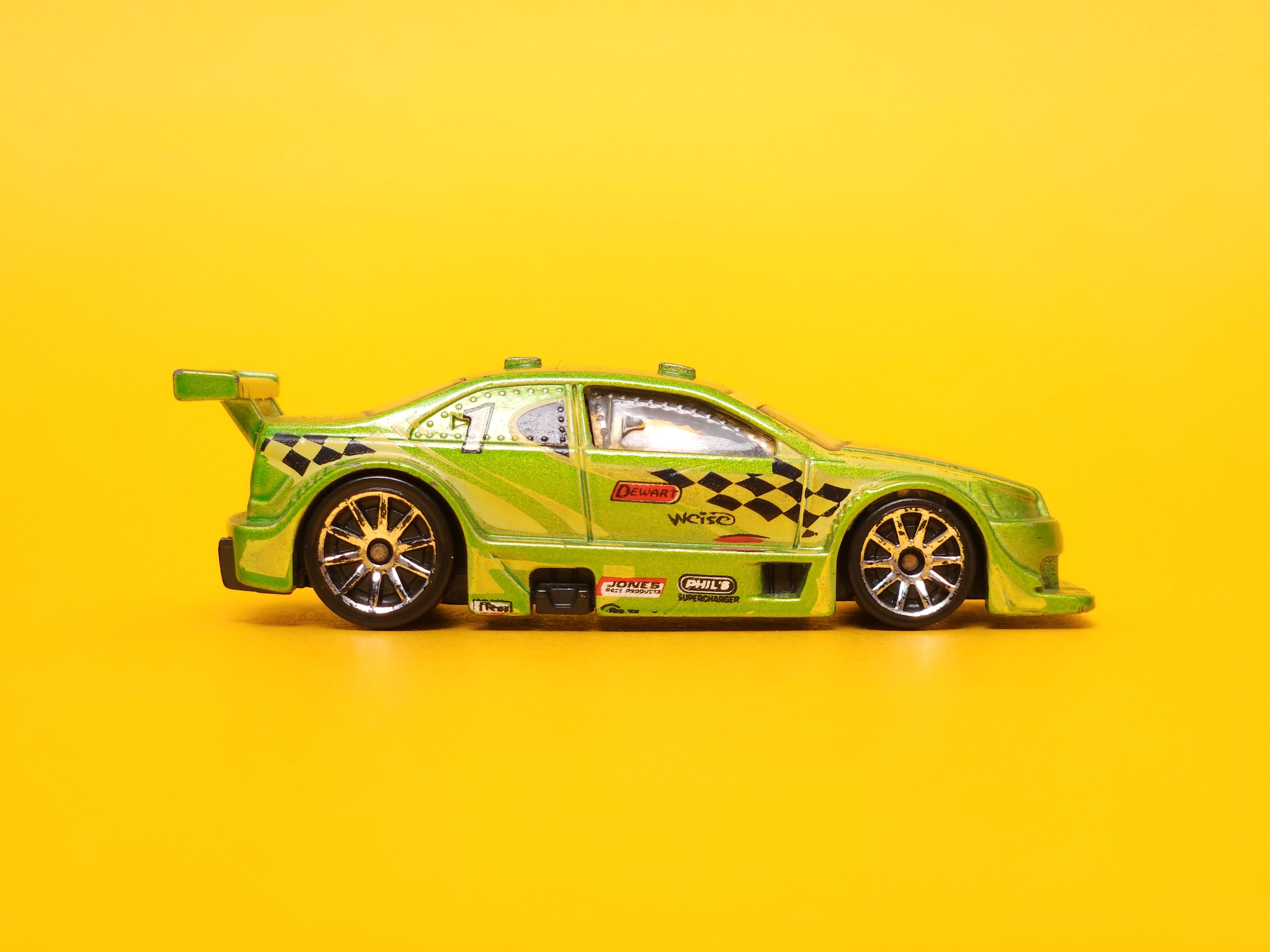 Amazoom: Metalflake Light Green – 2008 Mattel Hot Wheels Basic 1st Edition