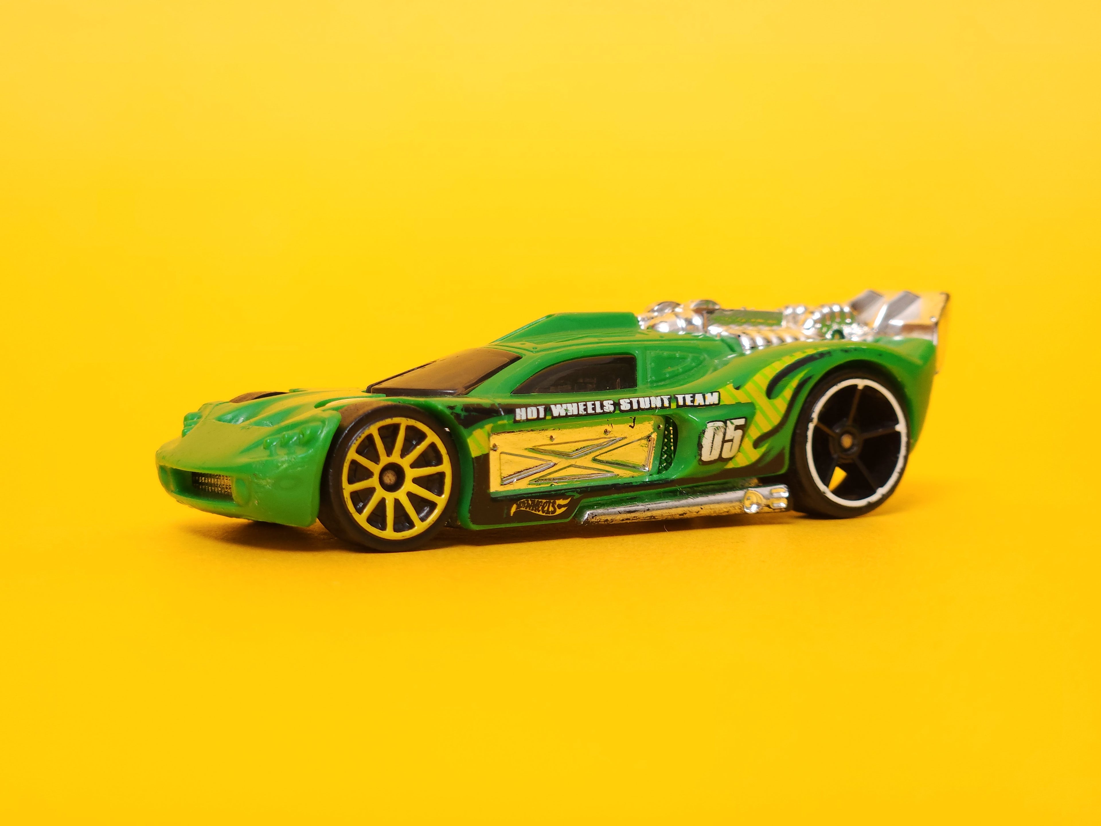 Spine Buster: Green – 2012 Mattel Hot Wheels Basic