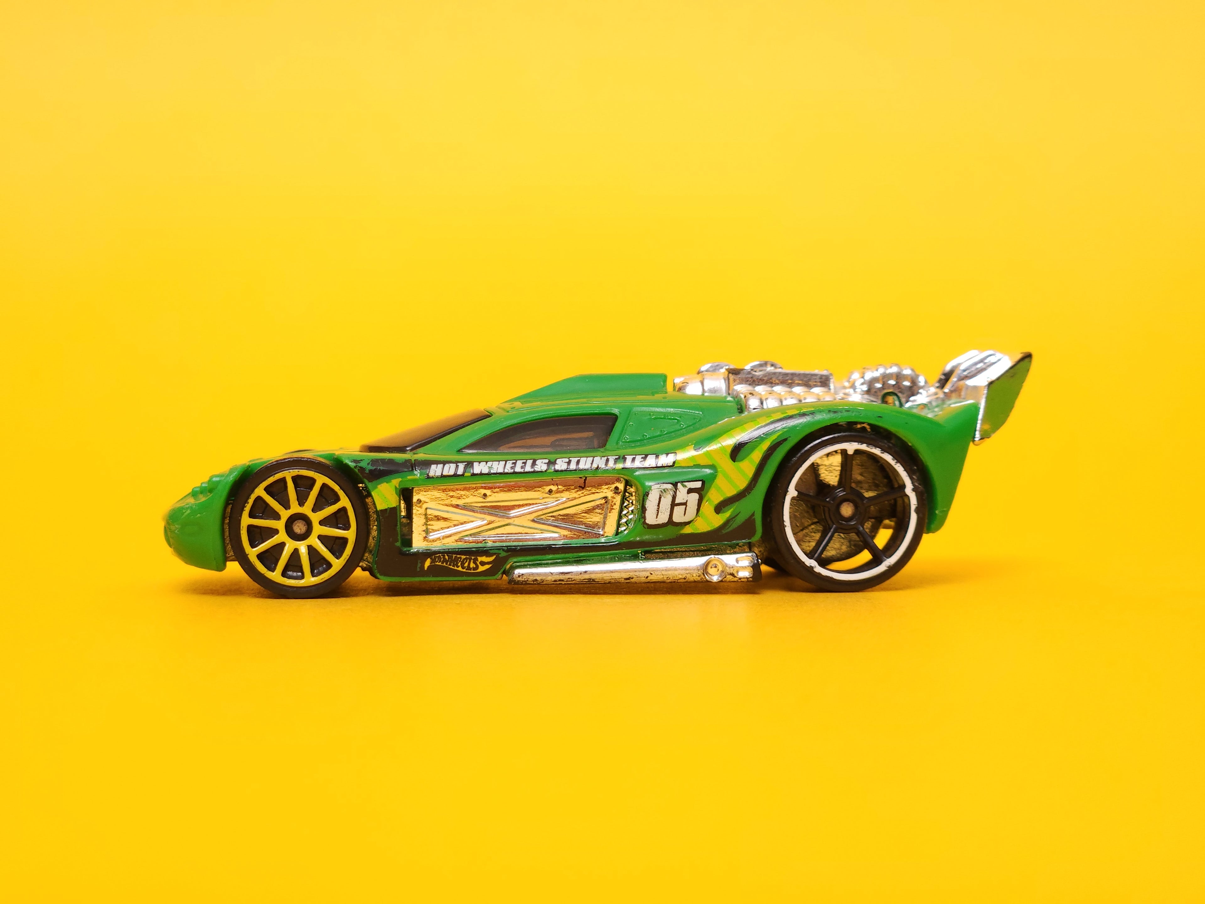 Spine Buster: Green – 2012 Mattel Hot Wheels Basic
