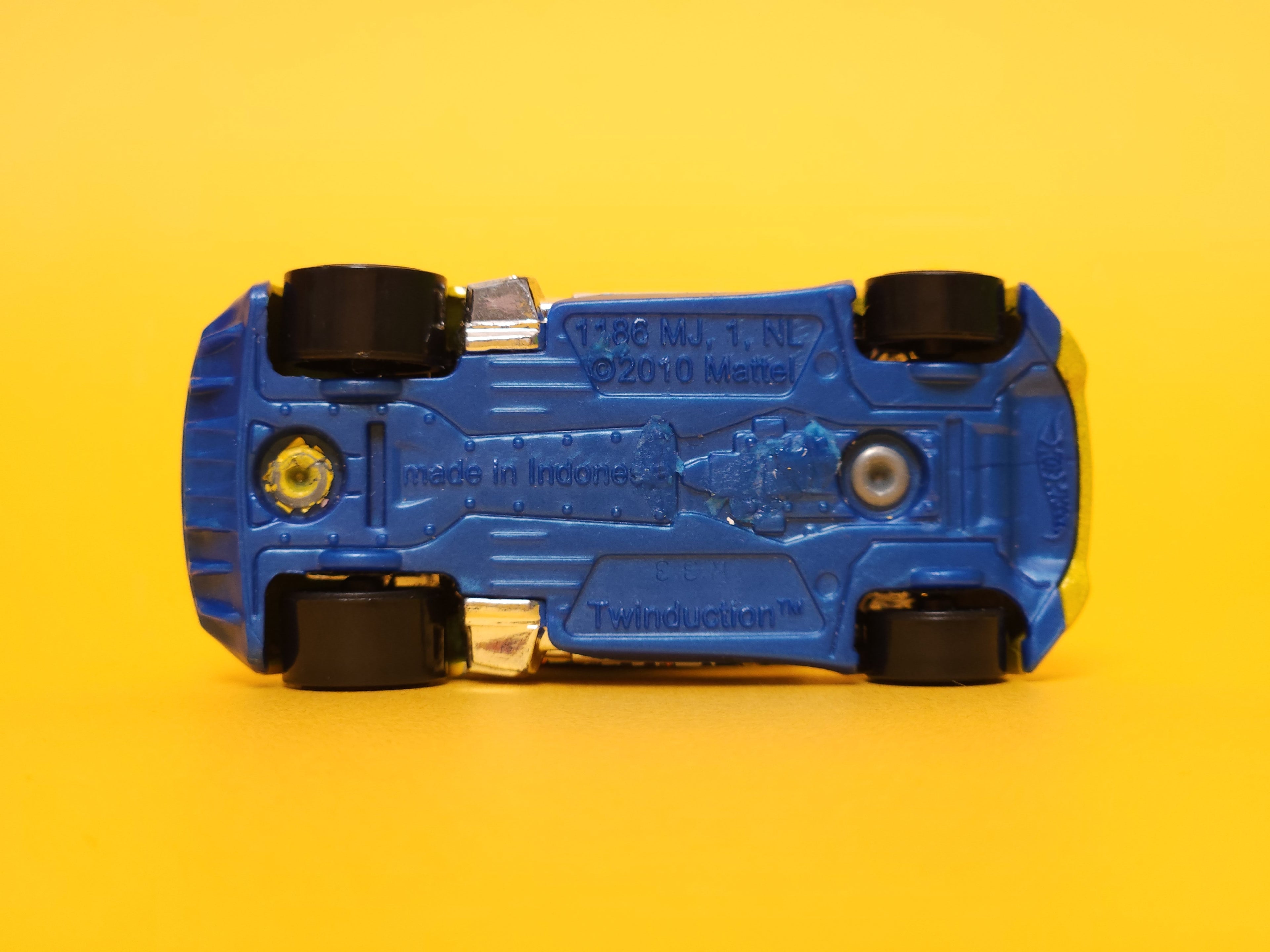 Twinduction: Yellow – 2018 Mattel Hot Wheels Basic