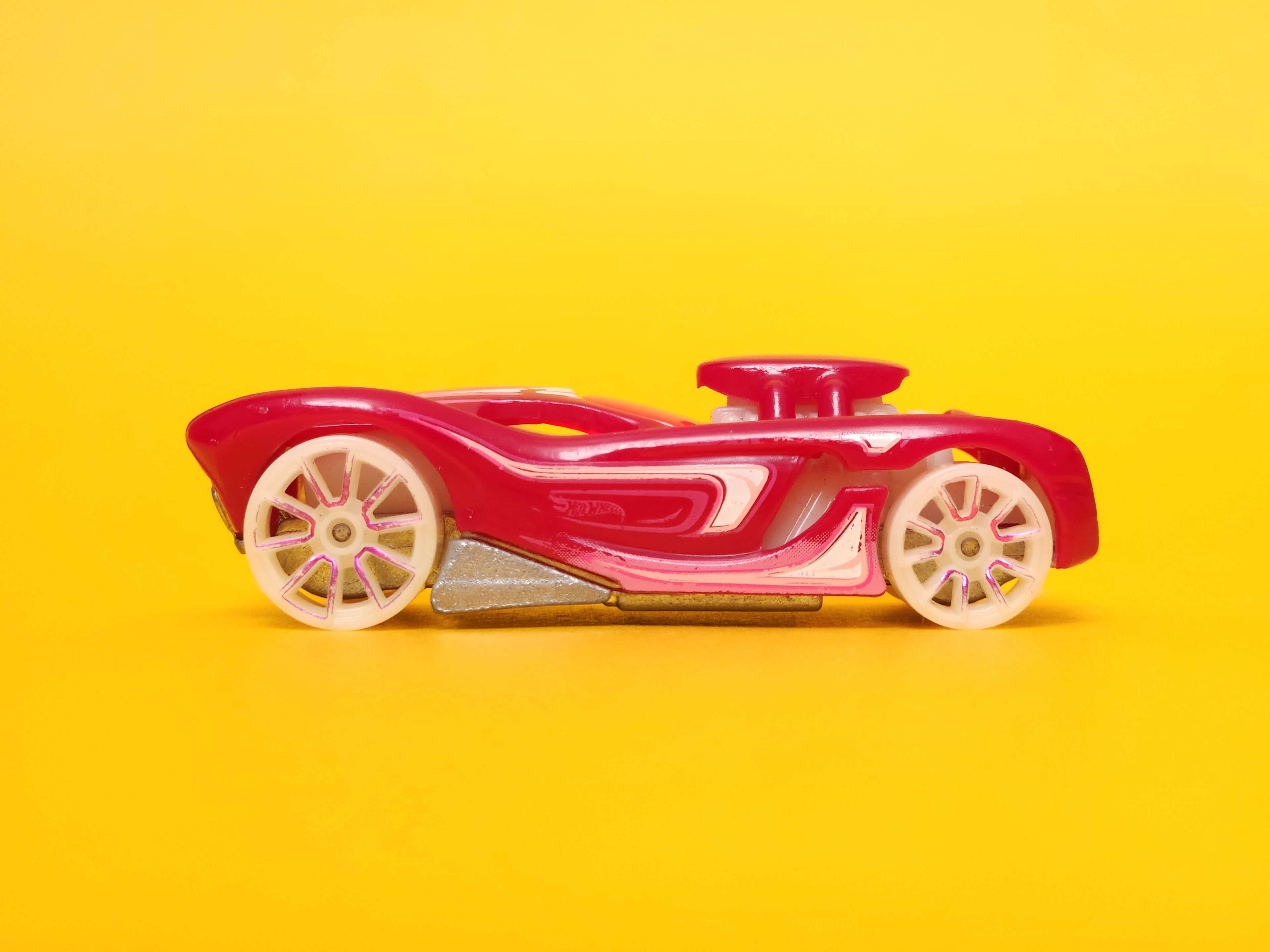 16 Angels: Magenta – 2015 Mattel Hot Wheels Basic