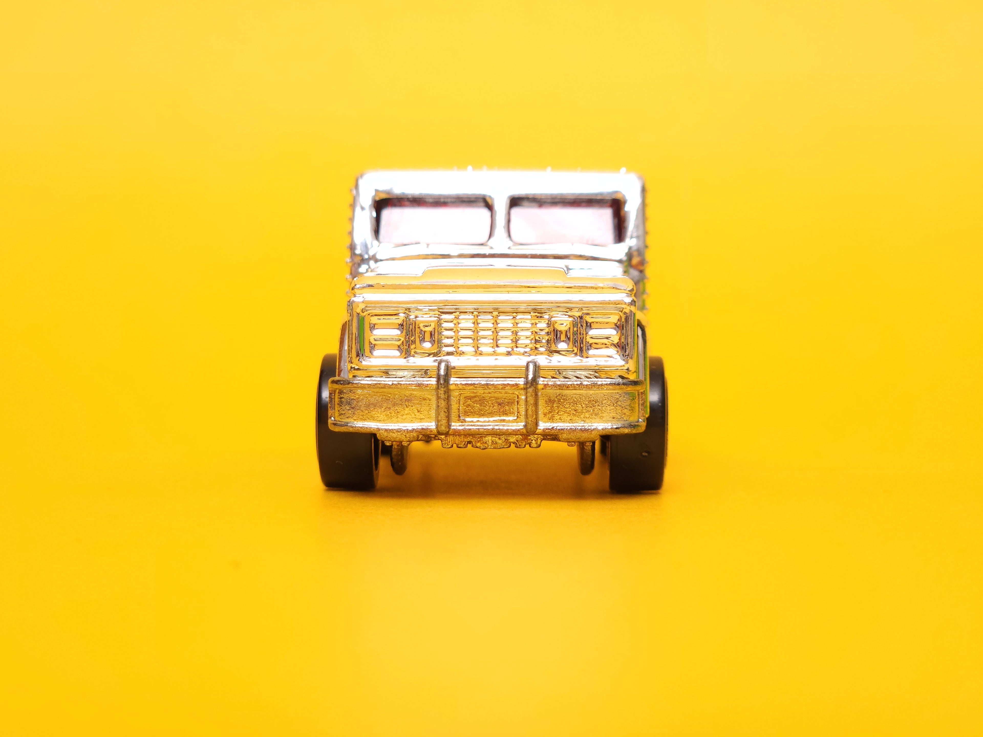 Armored Truck: Chrome – 2004 Mattel Hot Wheels Basic