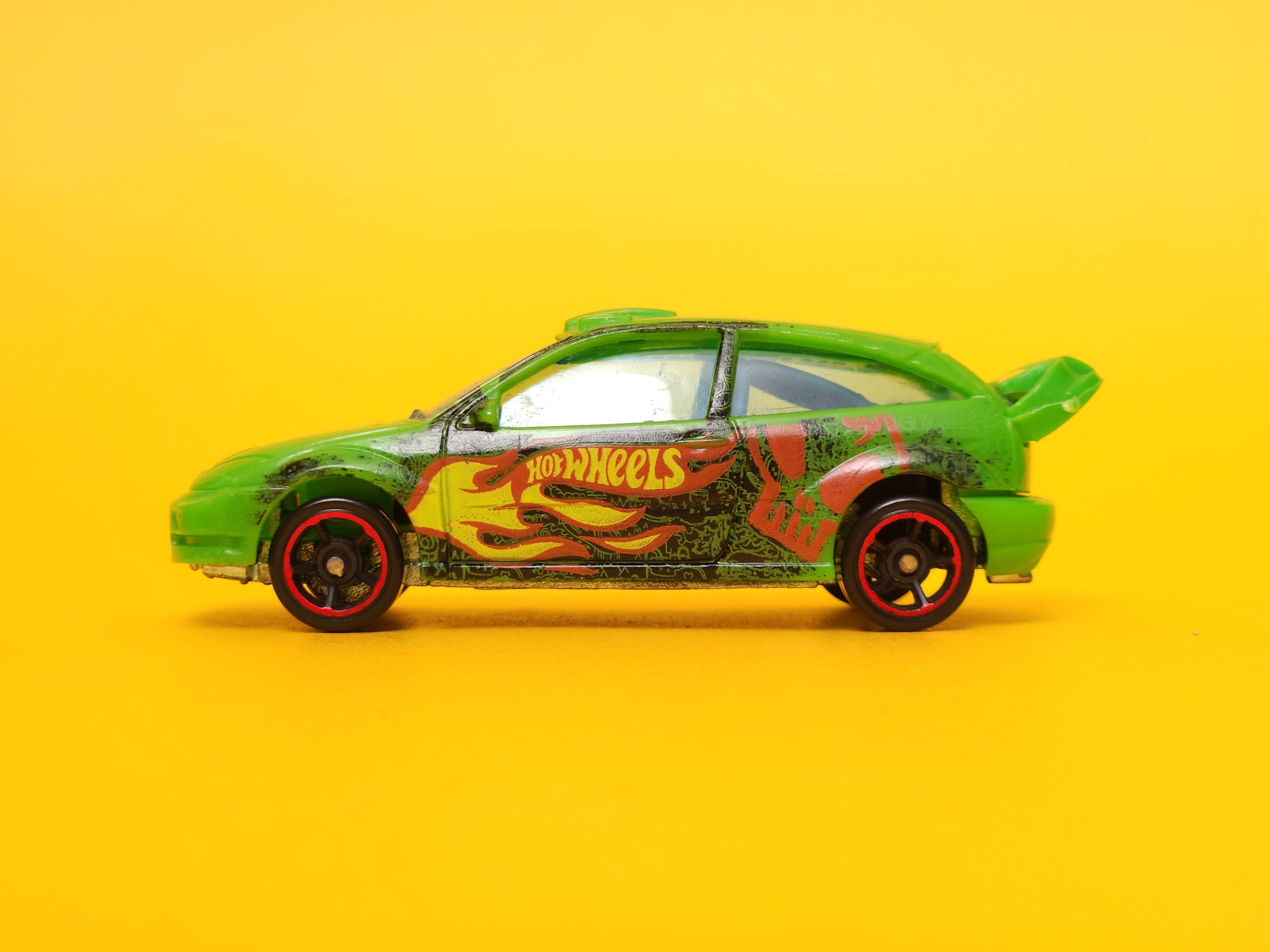 Ford Focus: Neon Green – 2011 Mattel Hot Wheels Basic