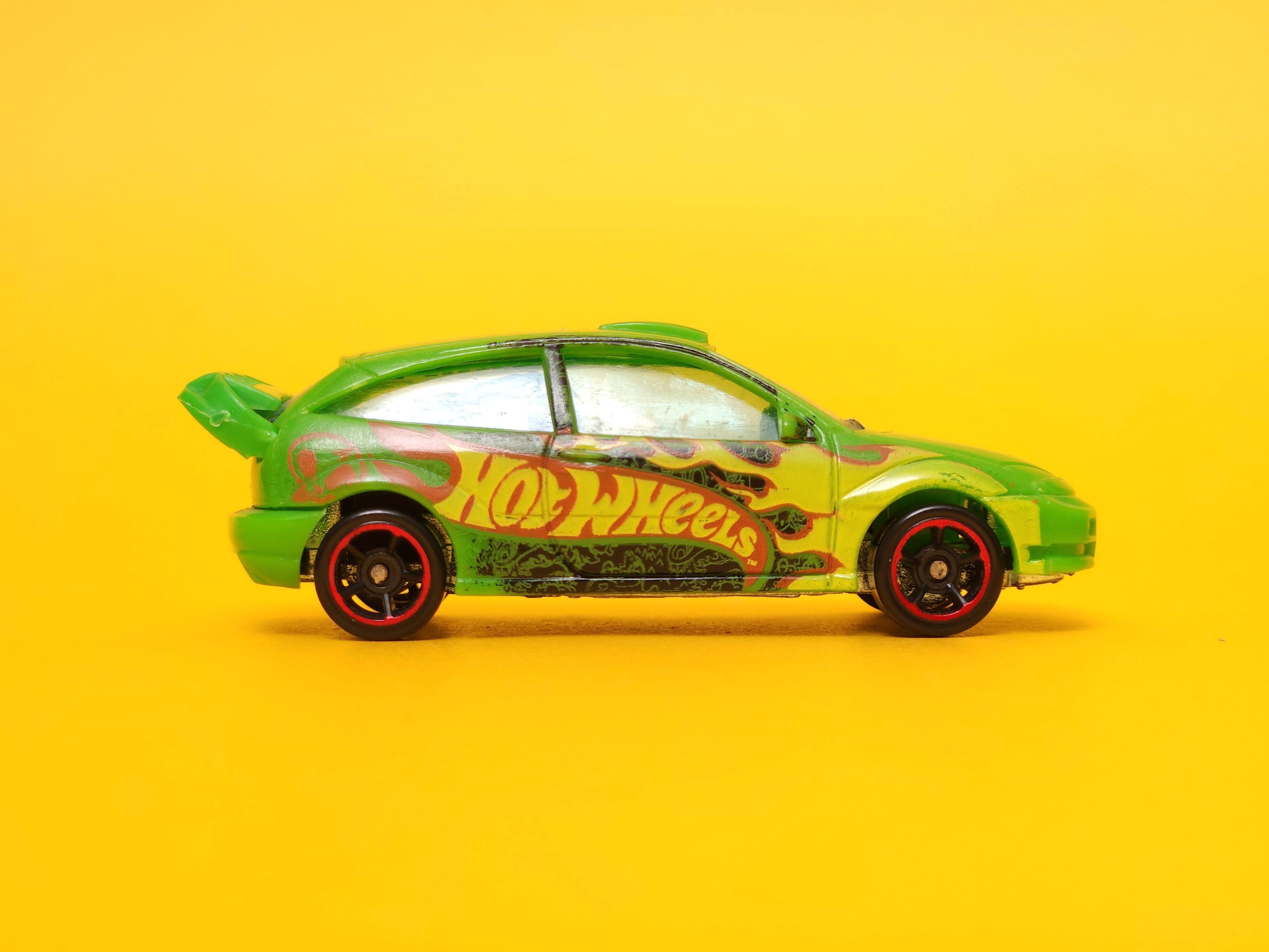 Ford Focus: Neon Green – 2011 Mattel Hot Wheels Basic