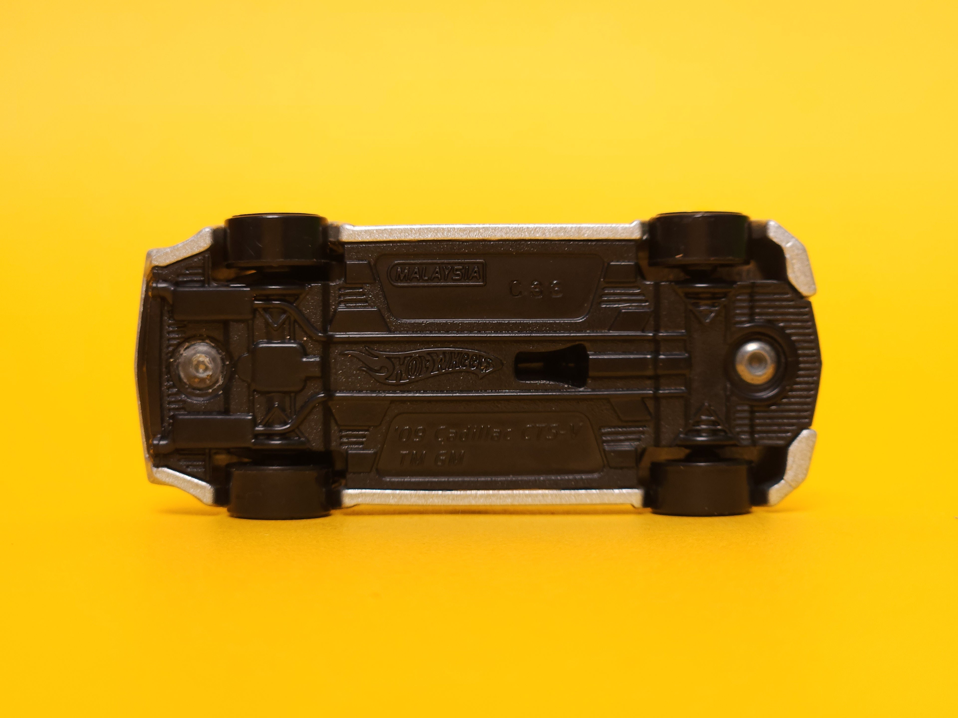 '09 Cadillac CTS-V: Metalflake Silver – 2010 Mattel Hot Wheels Basic 1st Edition