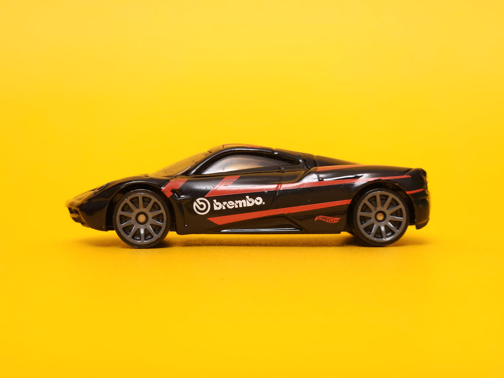 Pagani Huayra: Brembo Black – 2019 Mattel Hot Wheels Basic
