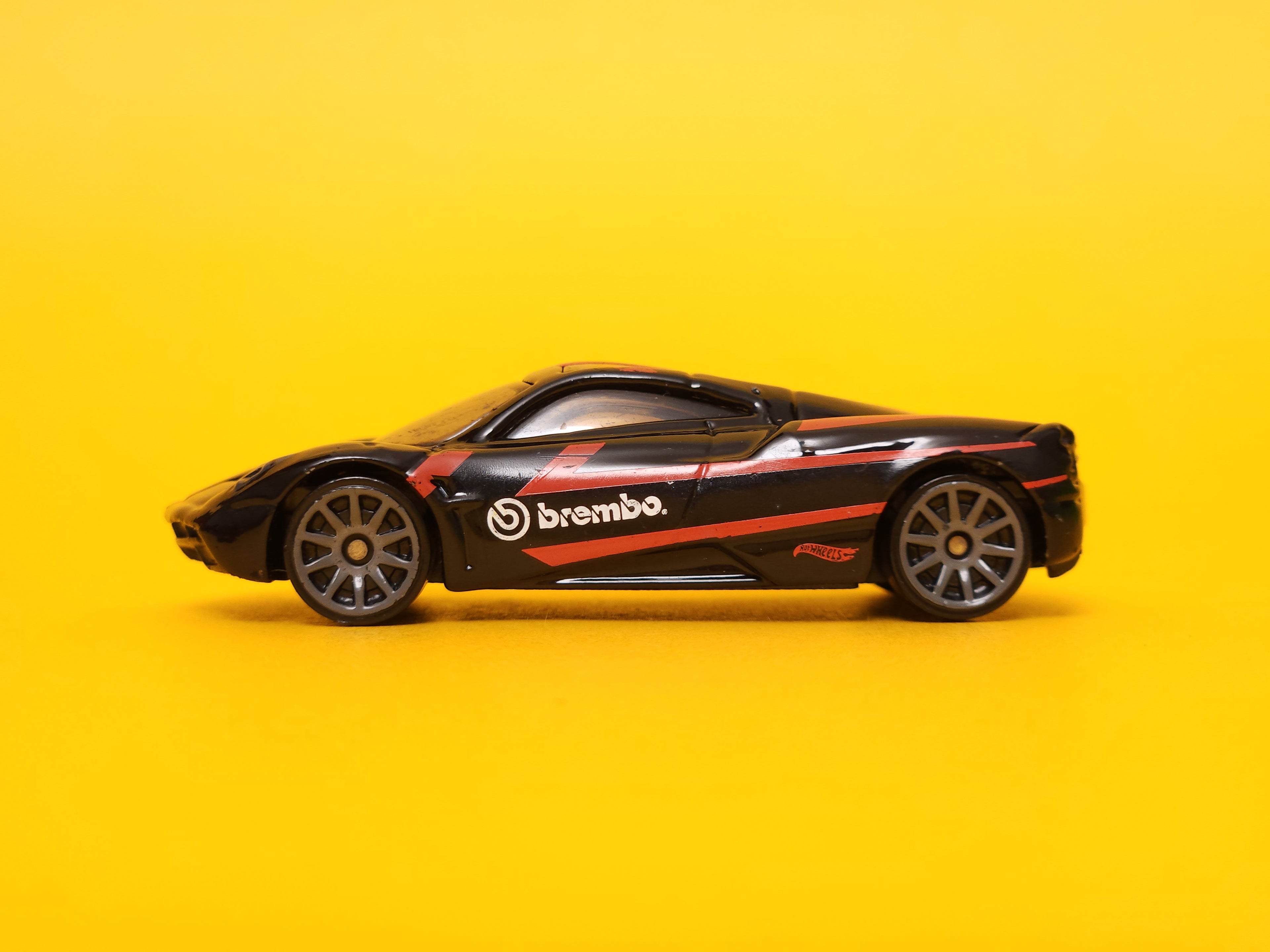 Pagani Huayra: Brembo Black – 2019 Mattel Hot Wheels Basic