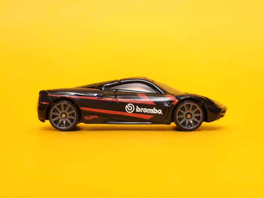 Pagani Huayra: Brembo Black – 2019 Mattel Hot Wheels Basic