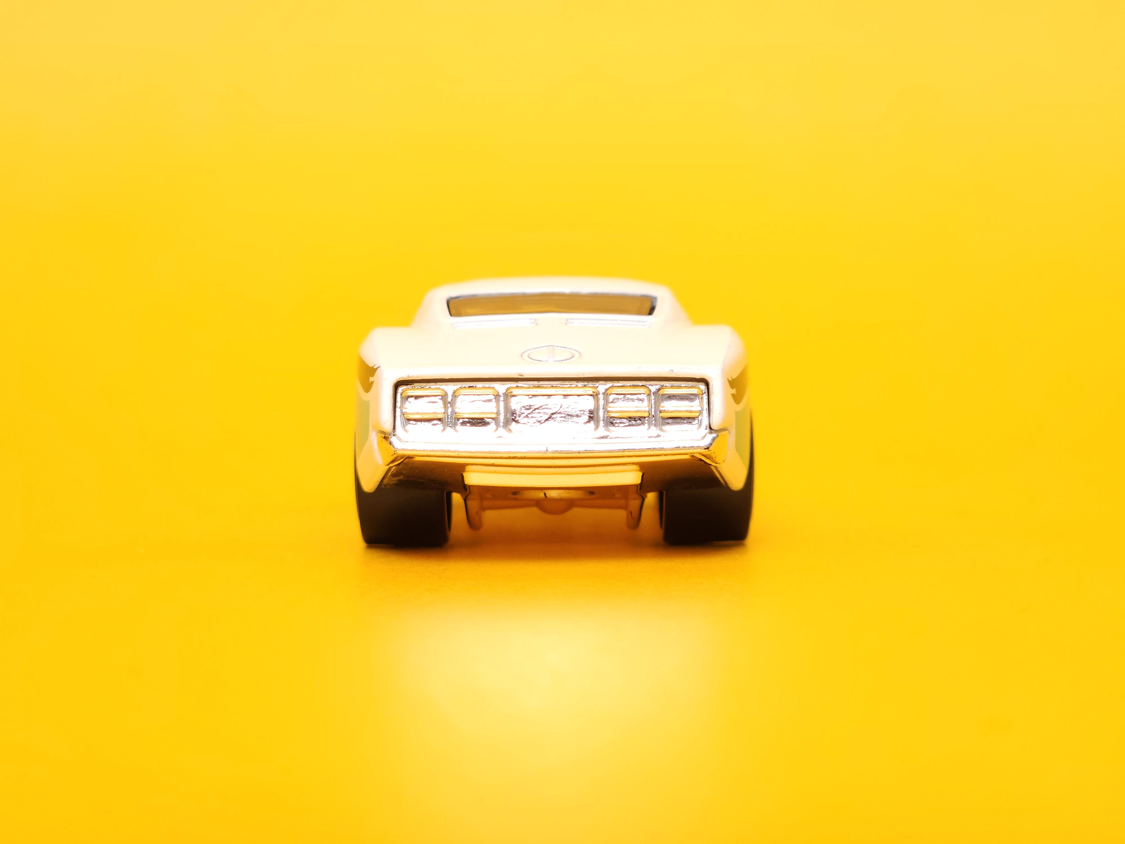 Custom Otto: White – 2024 Mattel Hot Wheels Basic