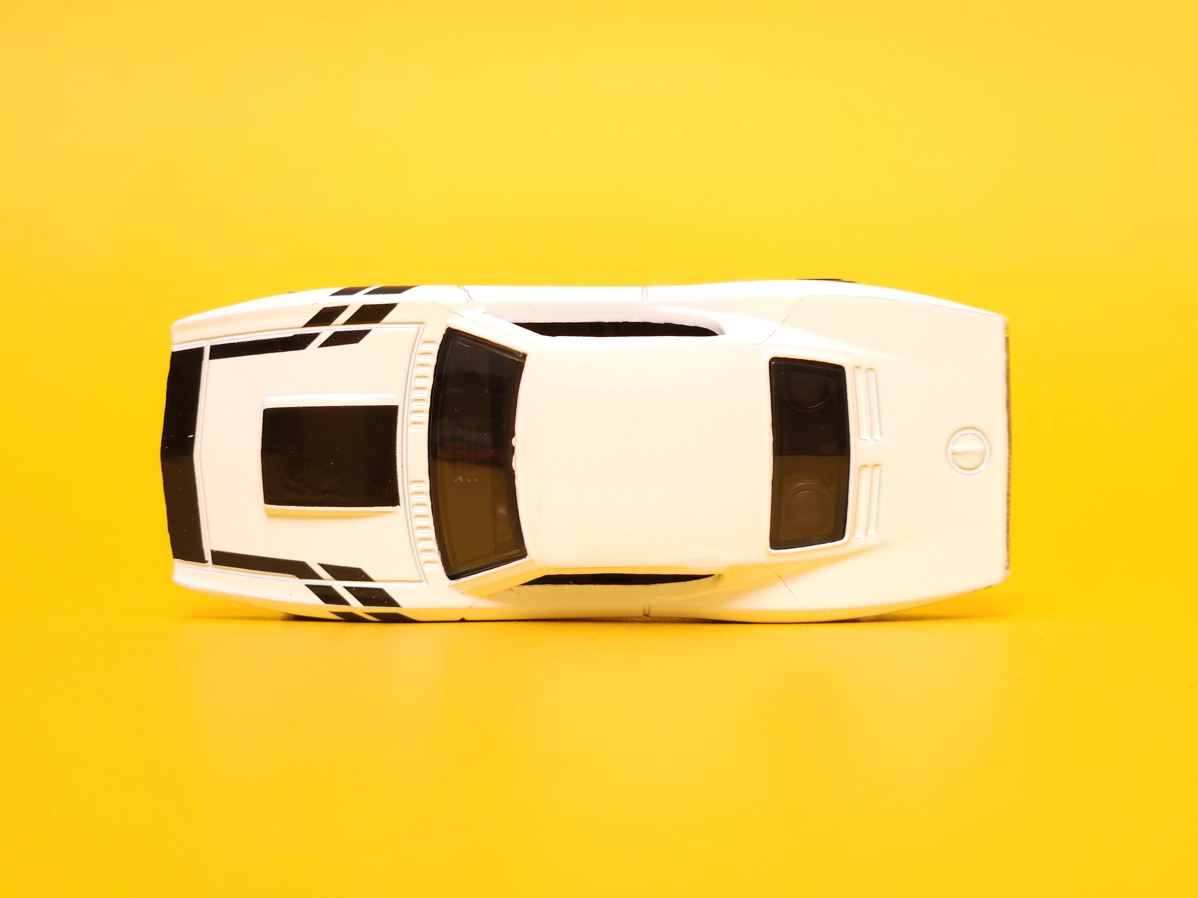 Custom Otto: White – 2024 Mattel Hot Wheels Basic