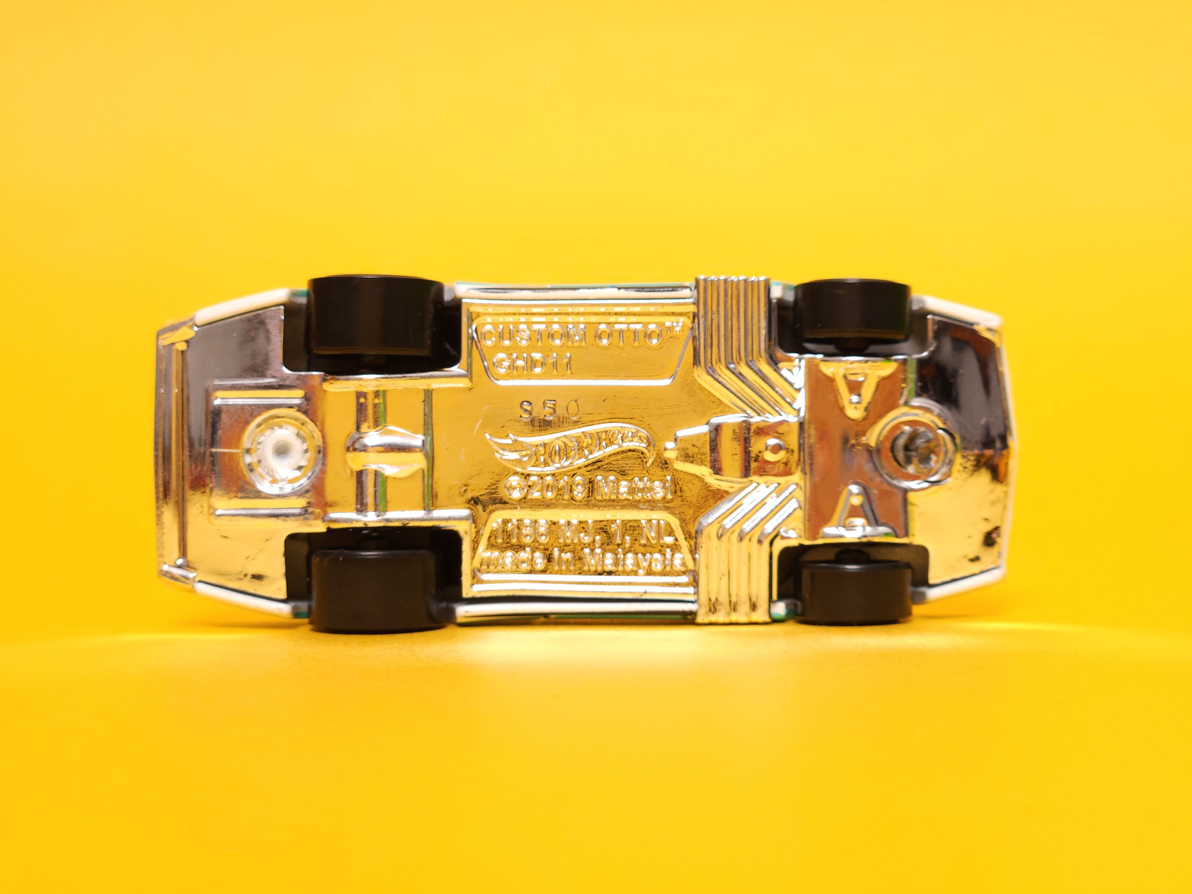 Custom Otto: White – 2024 Mattel Hot Wheels Basic