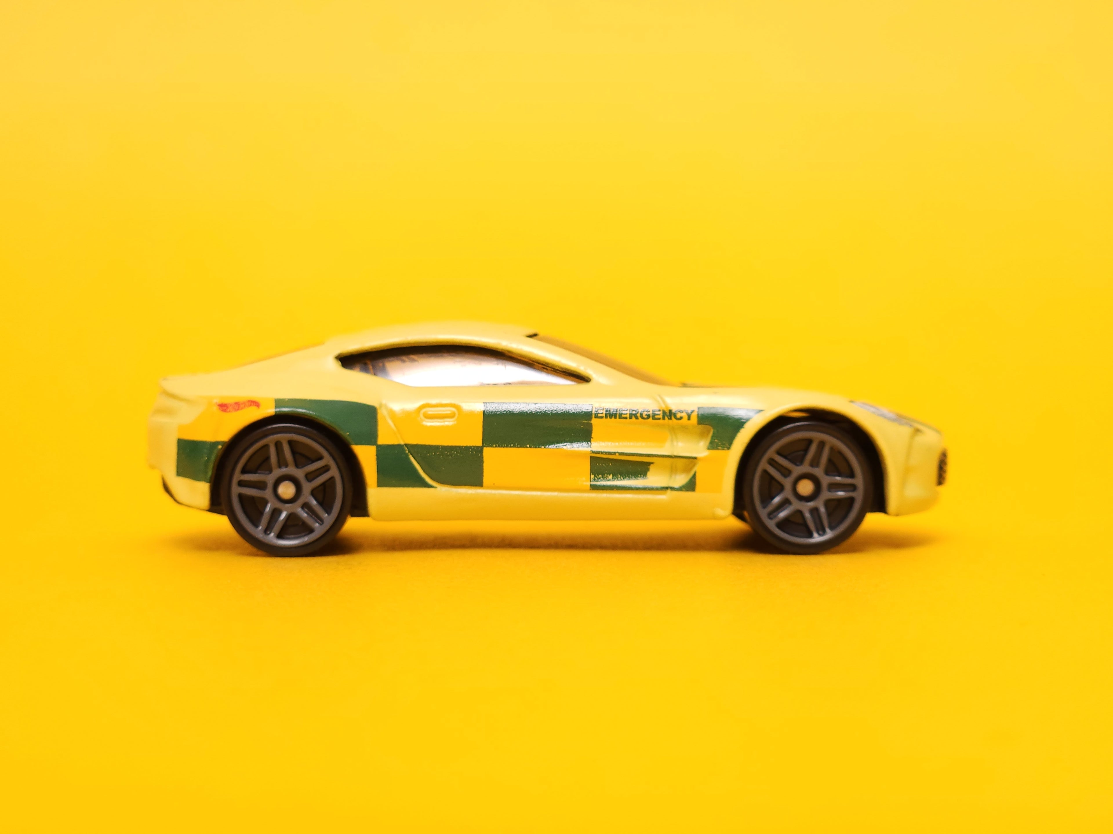 Aston Martin One-77: Yellow – 2021 Mattel Hot Wheels Basic