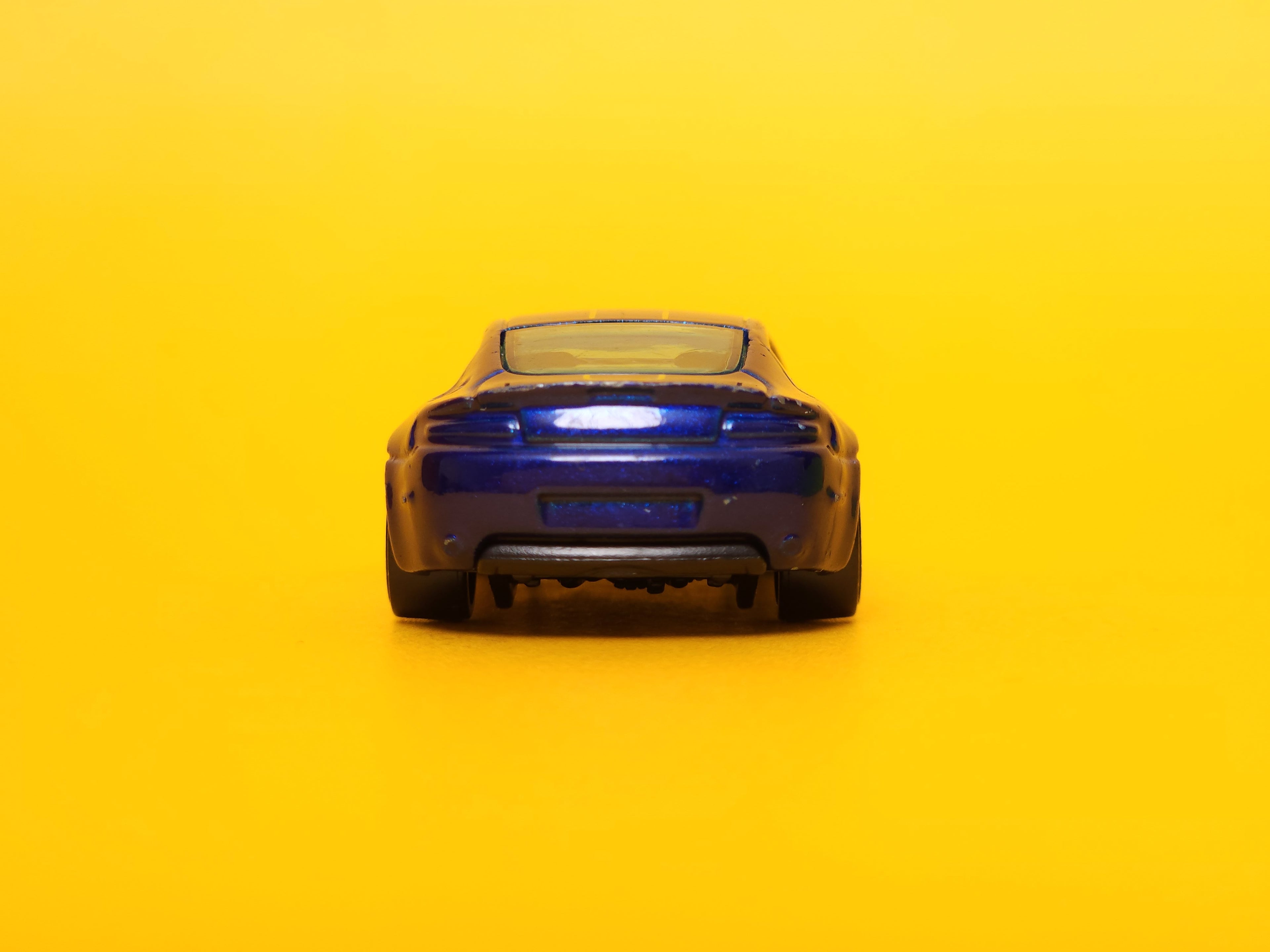 Aston Martin V8 Vantage: Blue – 2019 Mattel Hot Wheels Basic