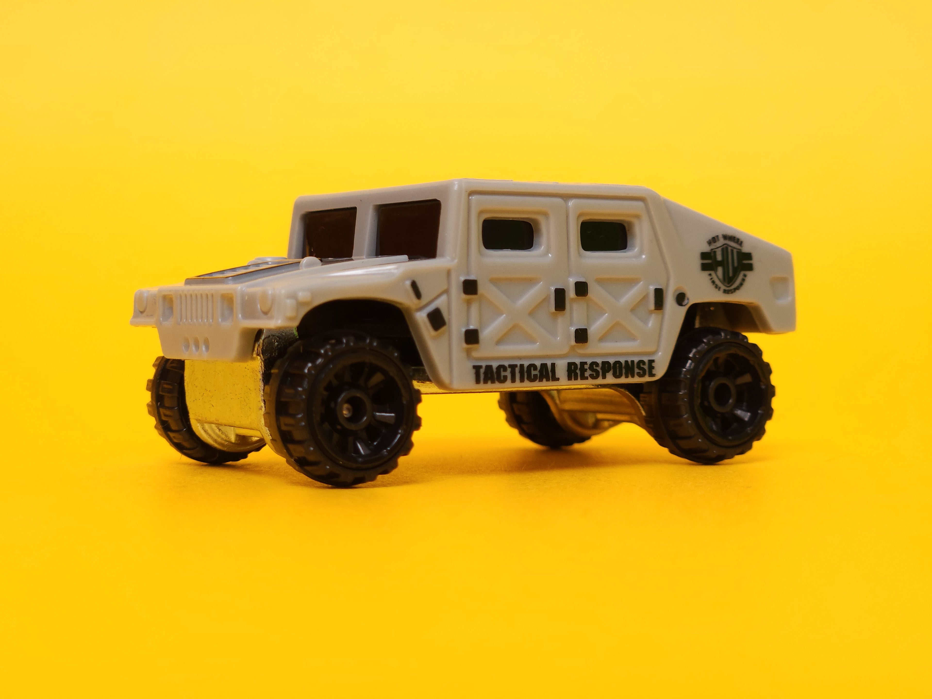 Humvee: Light gray – 2024 Mattel Hot Wheels Basic