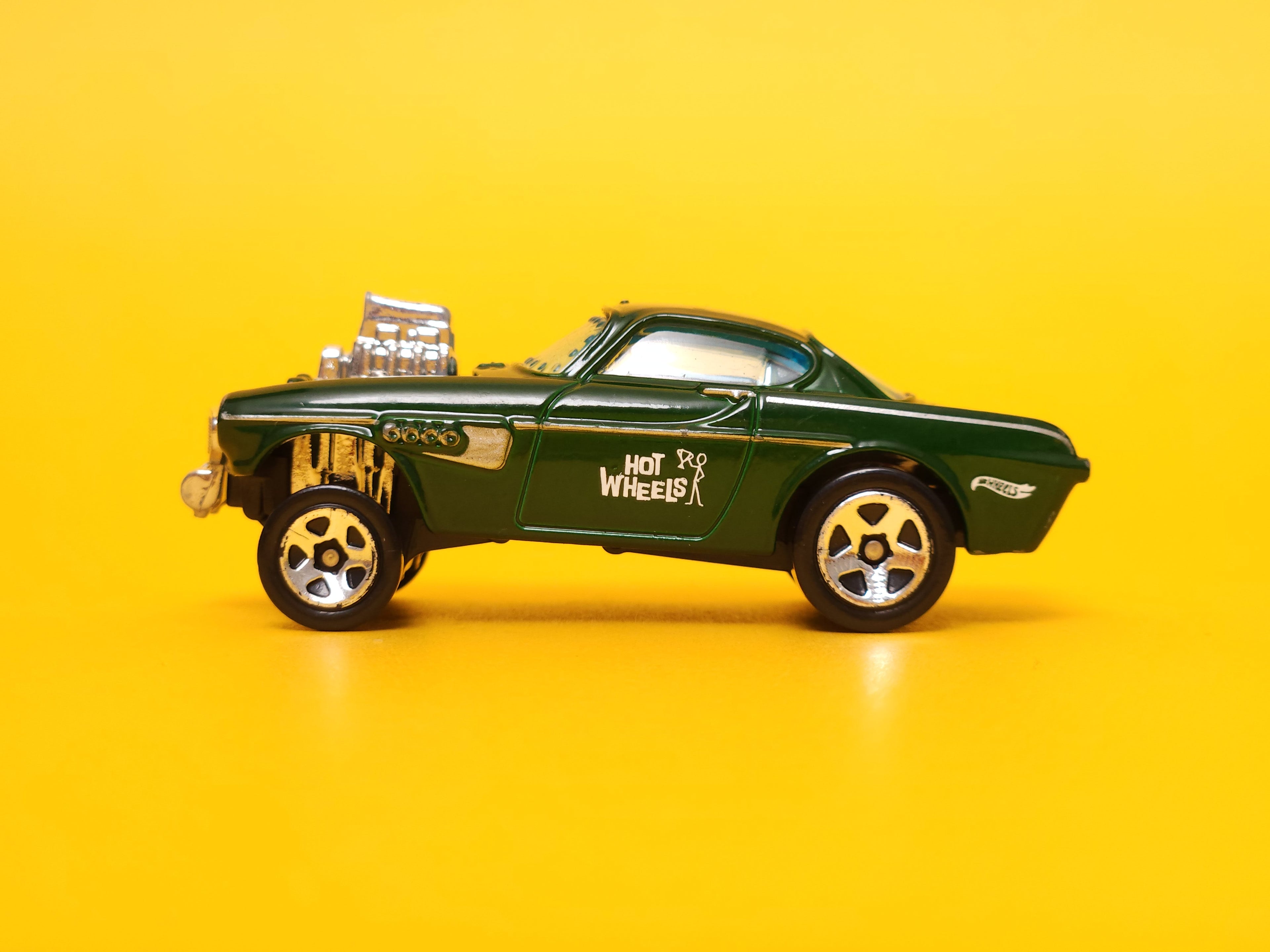 Volvo P1800 Gasser: Forest green – 2015 Mattel Hot Wheels Basic 1st Edition