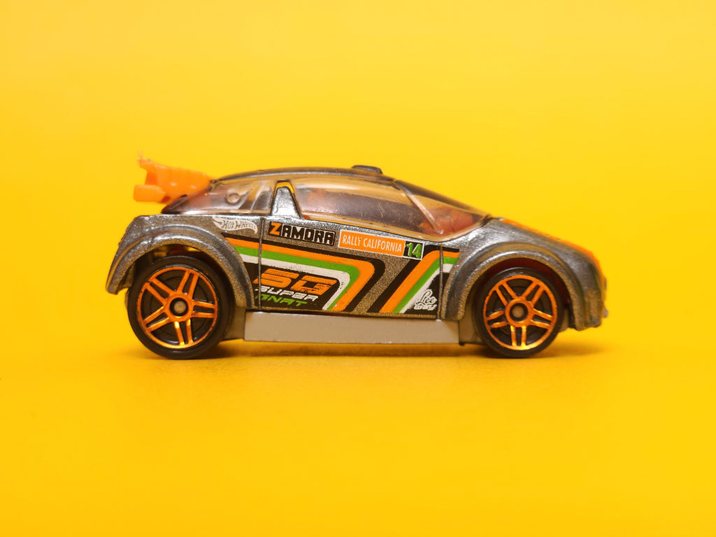 Super Gnat: Metallic Grey – 2011 Mattel Hot Wheels Basic