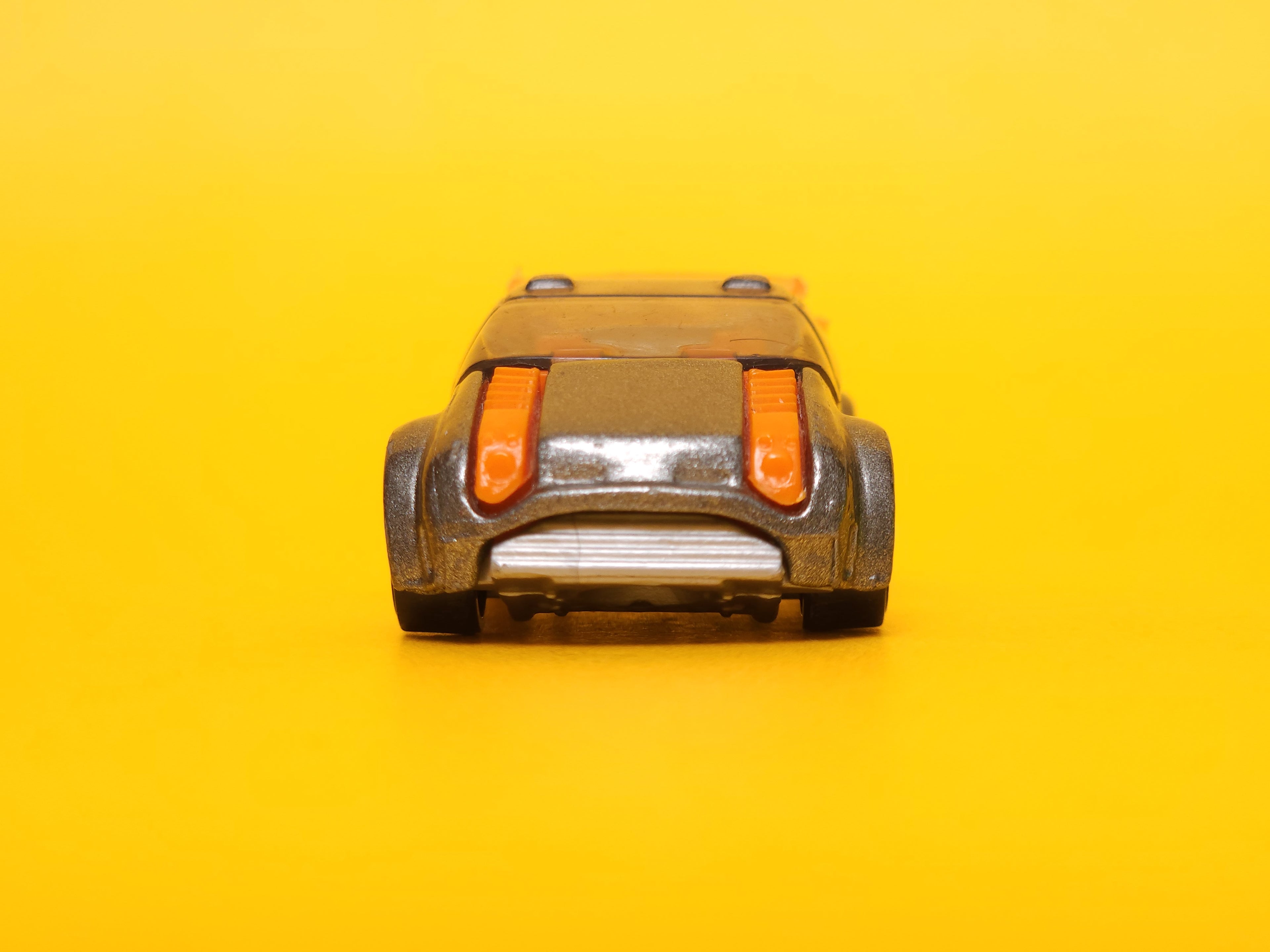 Super Gnat: Metallic Grey – 2011 Mattel Hot Wheels Basic