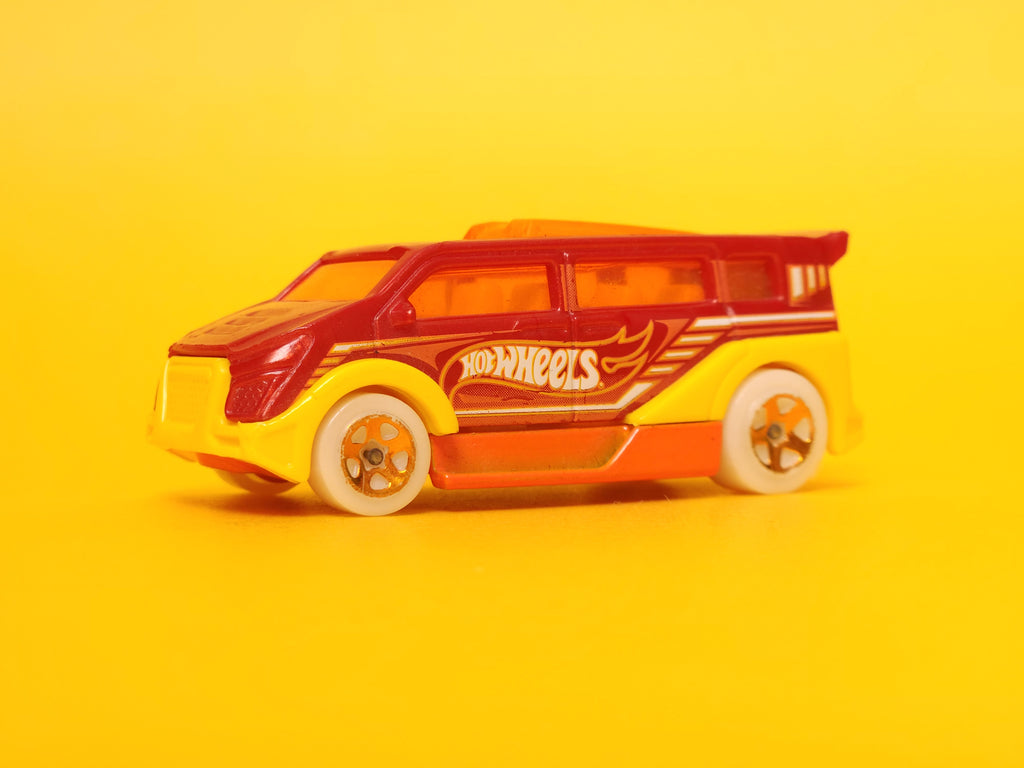 Speedbox: Burnt Orange – 2015 Mattel Hot Wheels Basic
