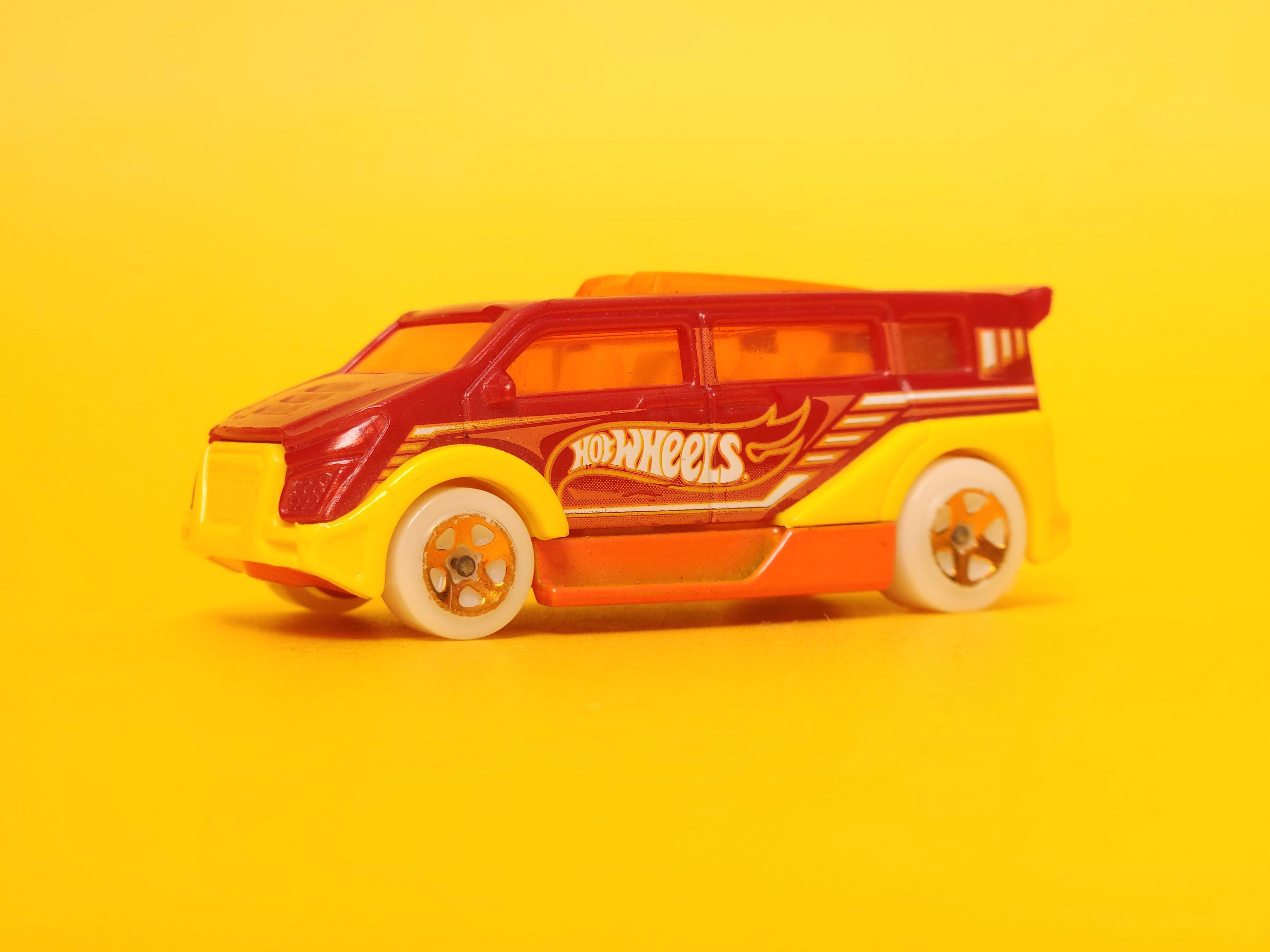 Speedbox: Burnt Orange – 2015 Mattel Hot Wheels Basic