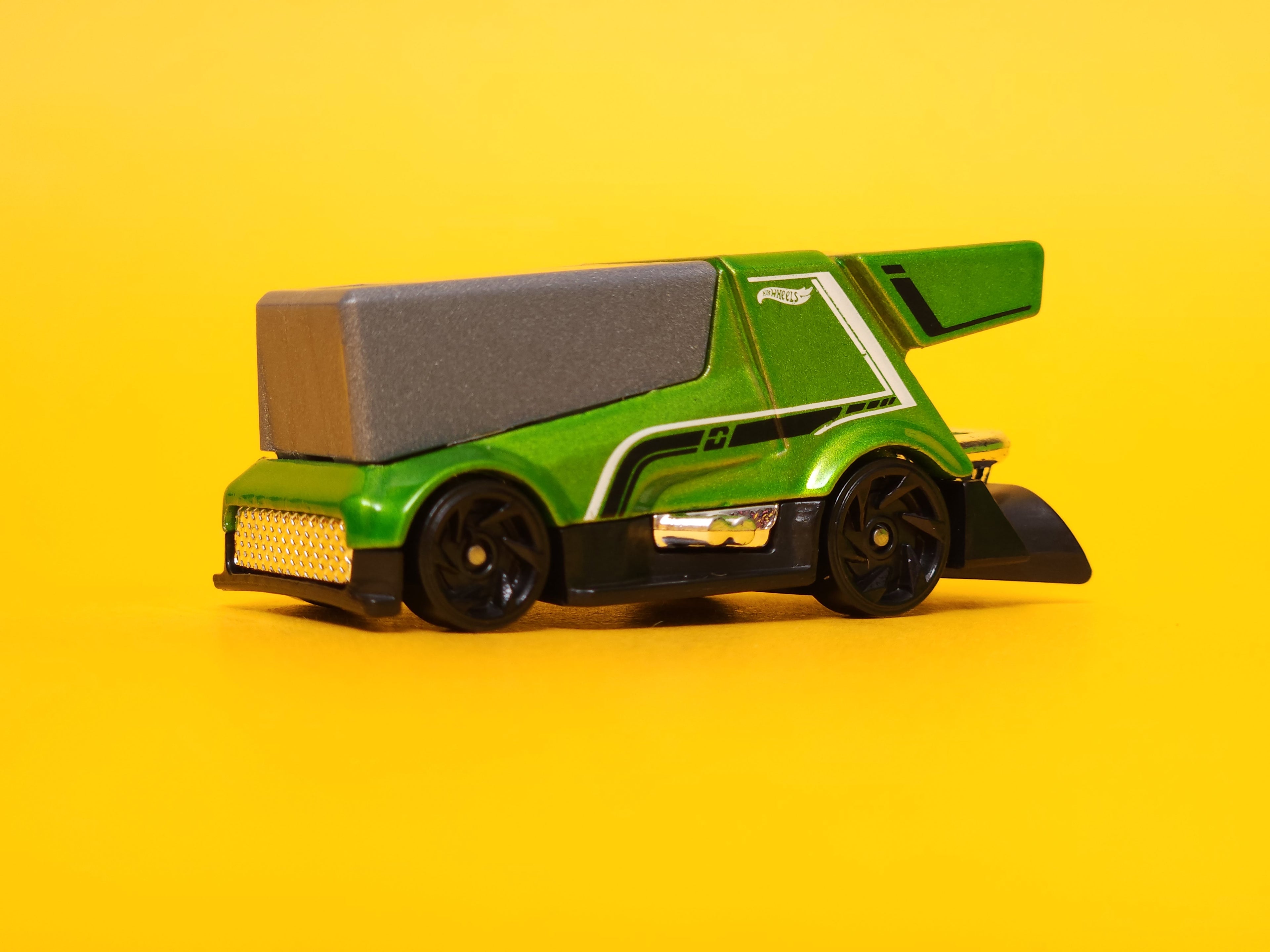 Rink Racer: Metalflake green – 2024 Mattel Hot Wheels Basic 1st Edition