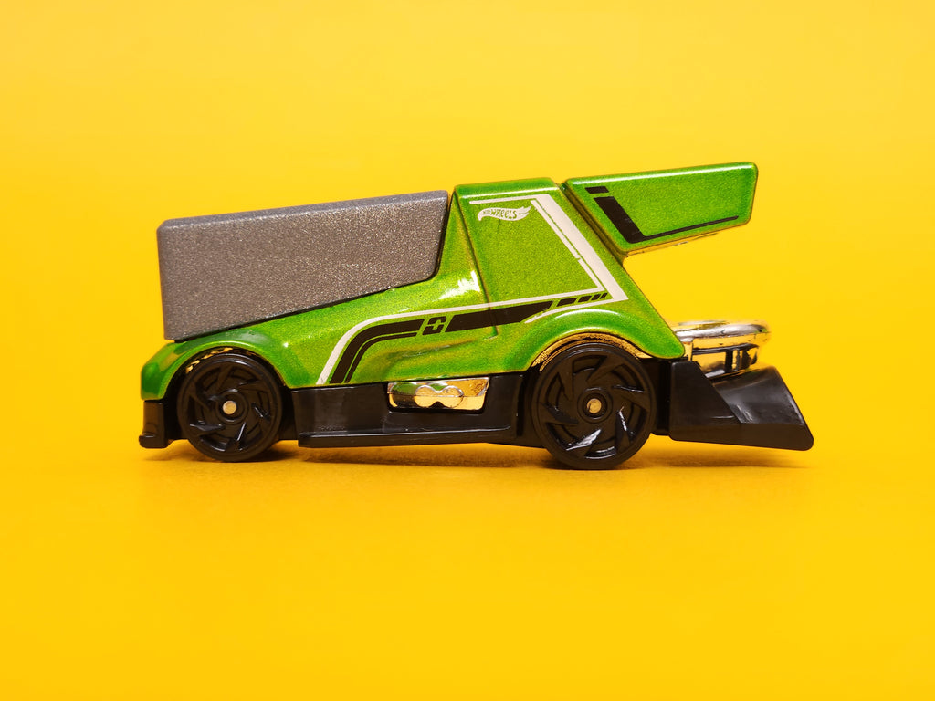 Rink Racer: Metalflake green – 2024 Mattel Hot Wheels Basic 1st Edition