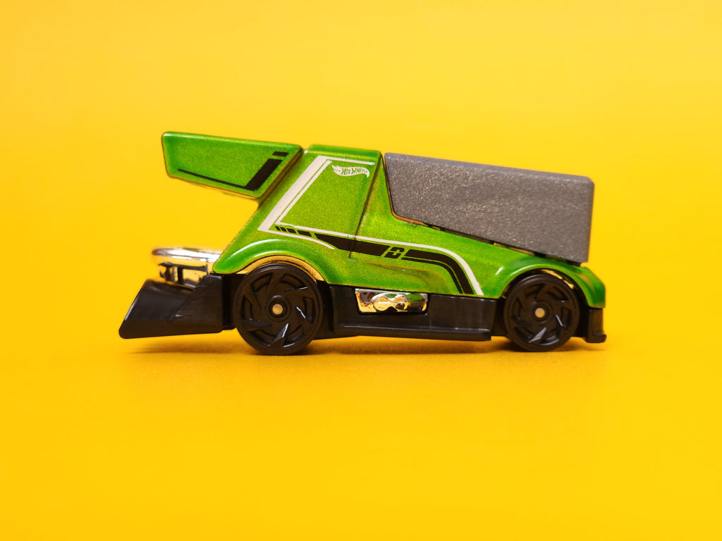 Rink Racer: Metalflake green – 2024 Mattel Hot Wheels Basic 1st Edition