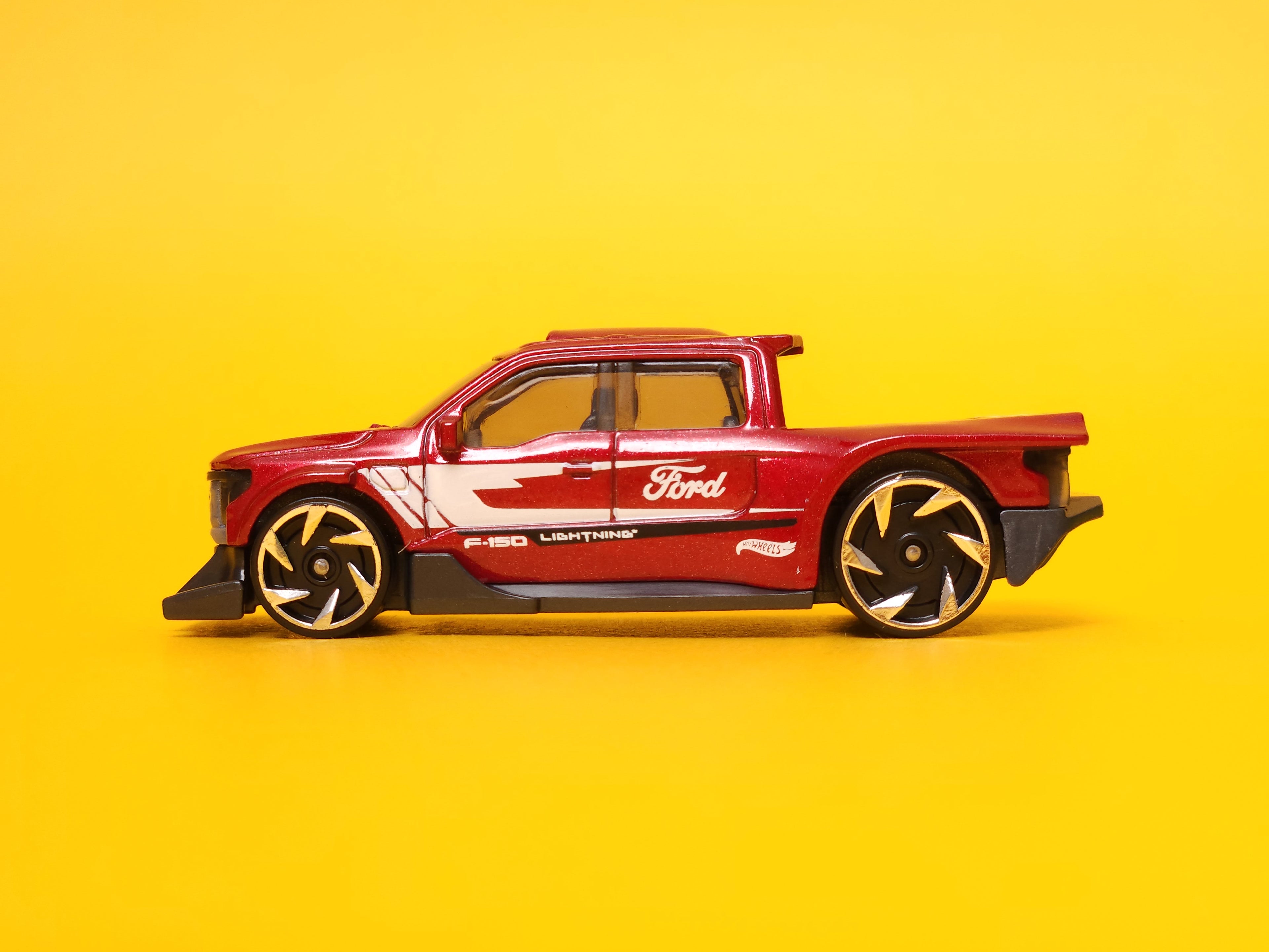Ford F-150 SVT Lightning: Metalflake Dark Red – 2024 Mattel Hot Wheels Basic