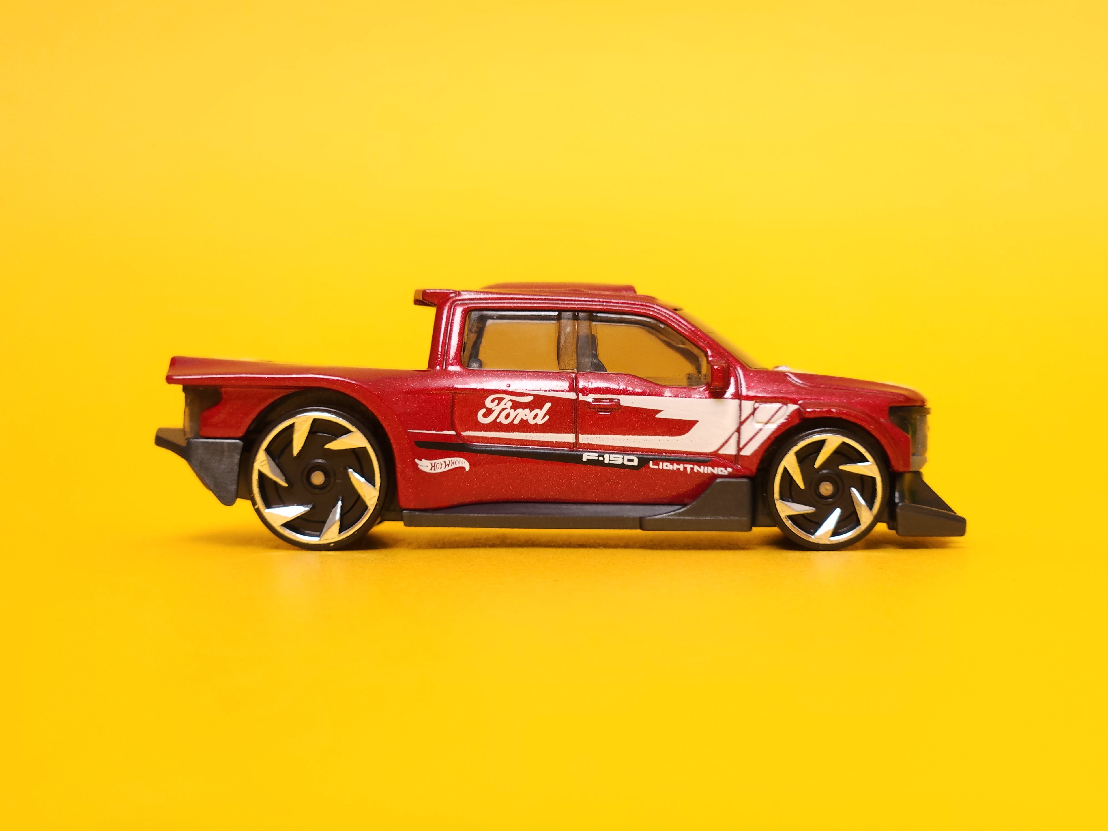 Ford F-150 SVT Lightning: Metalflake Dark Red – 2024 Mattel Hot Wheels Basic