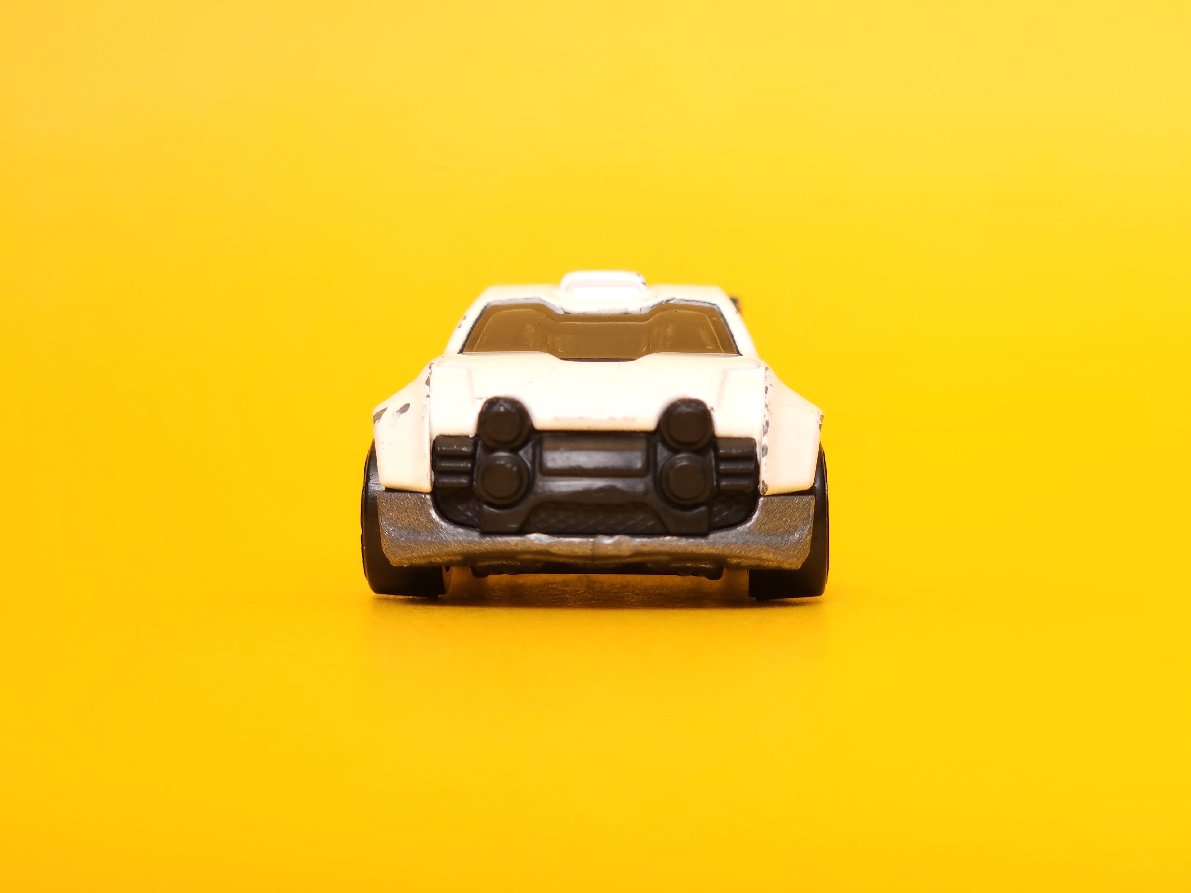 Fast 4WD: White – 2014 Mattel Hot Wheels Basic 1st Edition