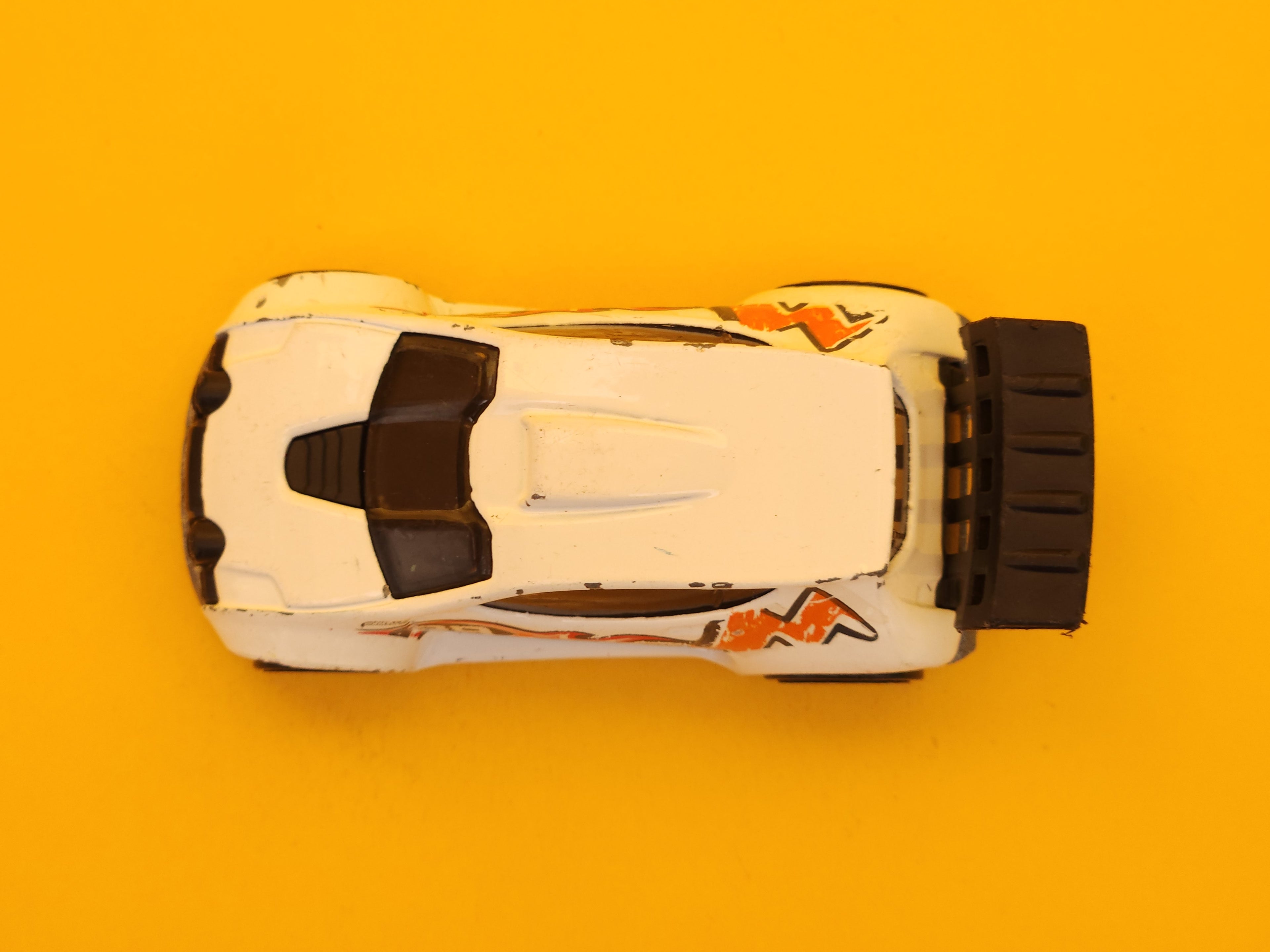 Fast 4WD: White – 2014 Mattel Hot Wheels Basic 1st Edition