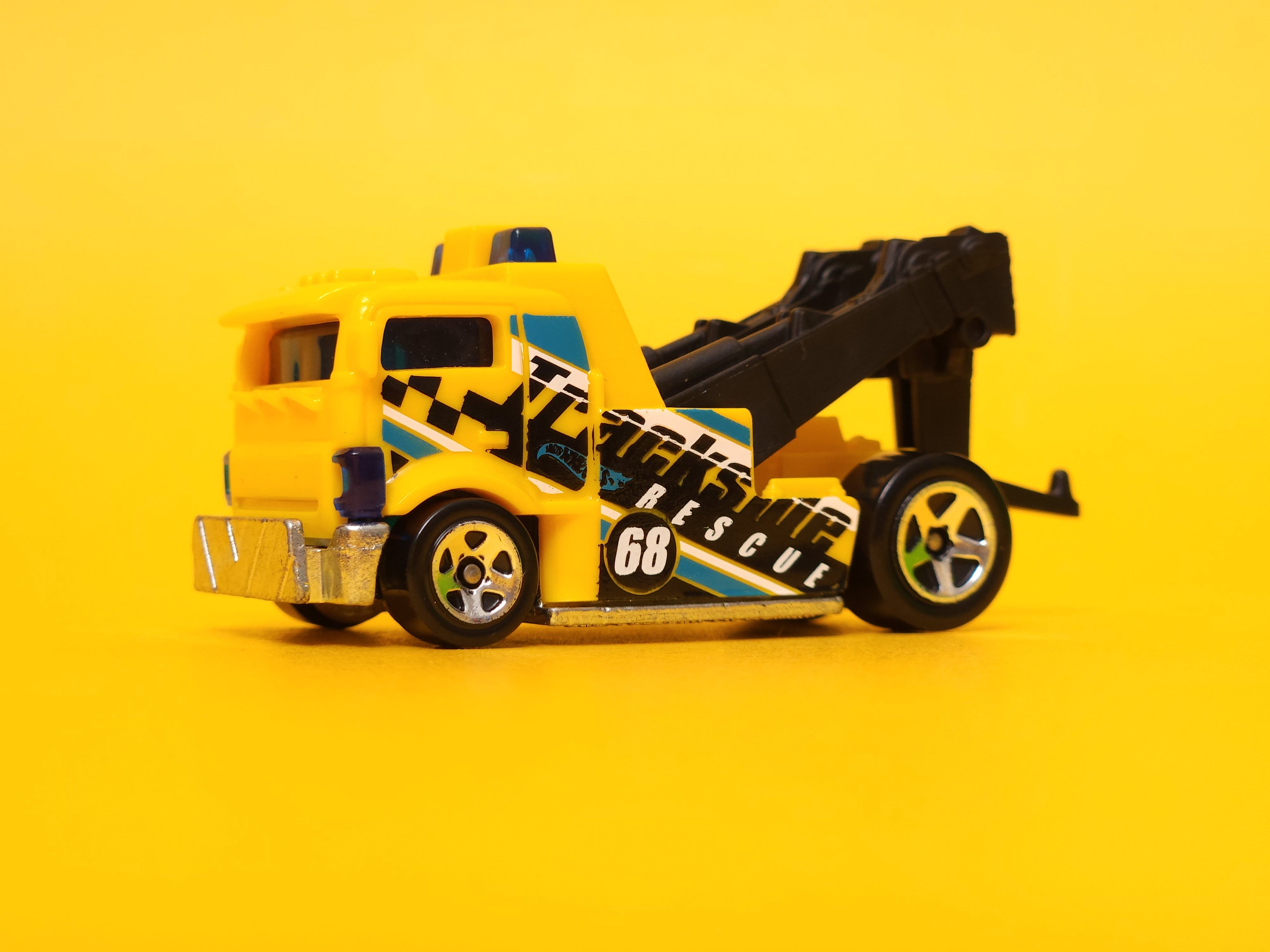 Heavy Hitcher: Yellow – 2023 Mattel Hot Wheels Basic
