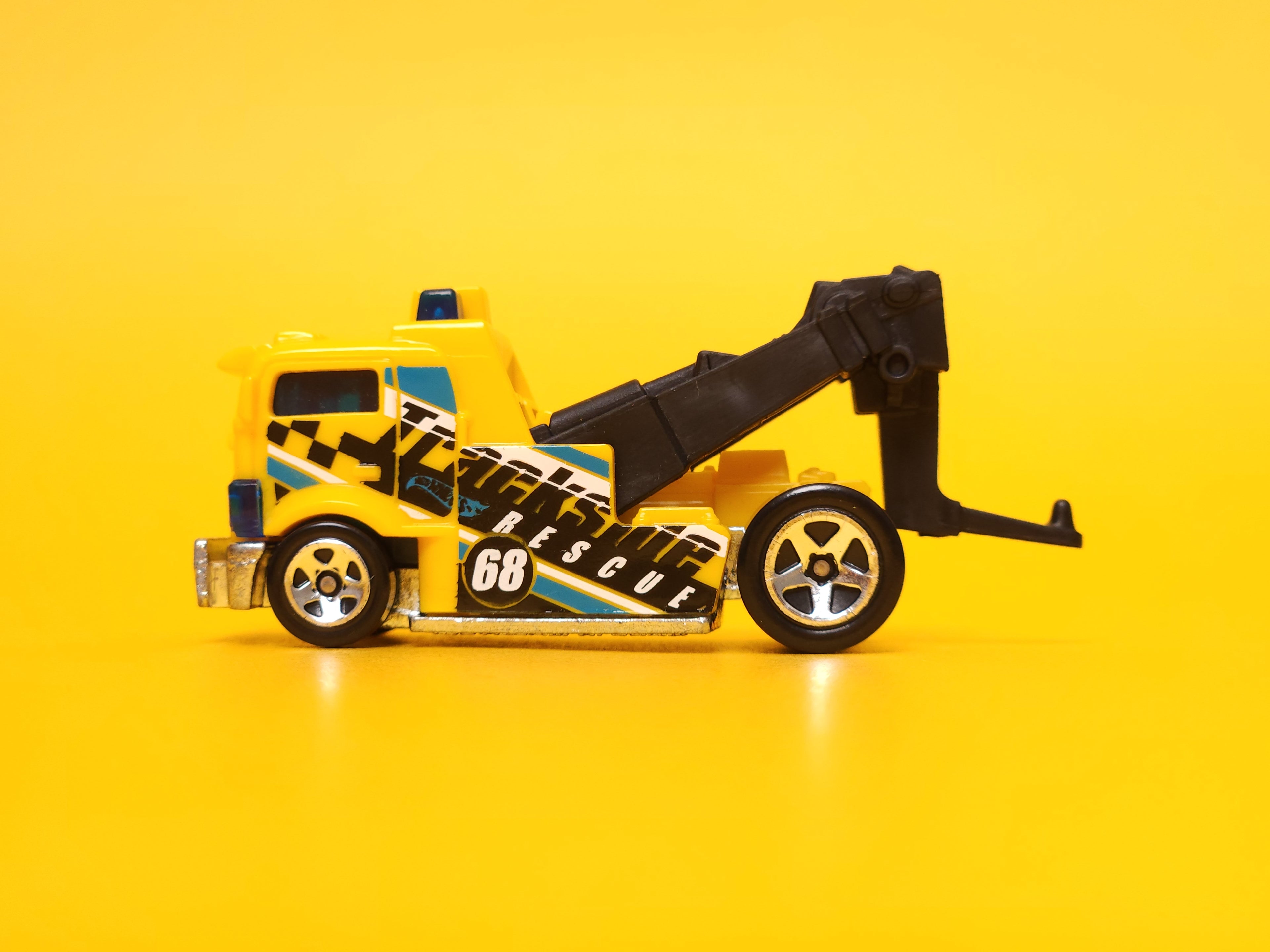 Heavy Hitcher: Yellow – 2023 Mattel Hot Wheels Basic