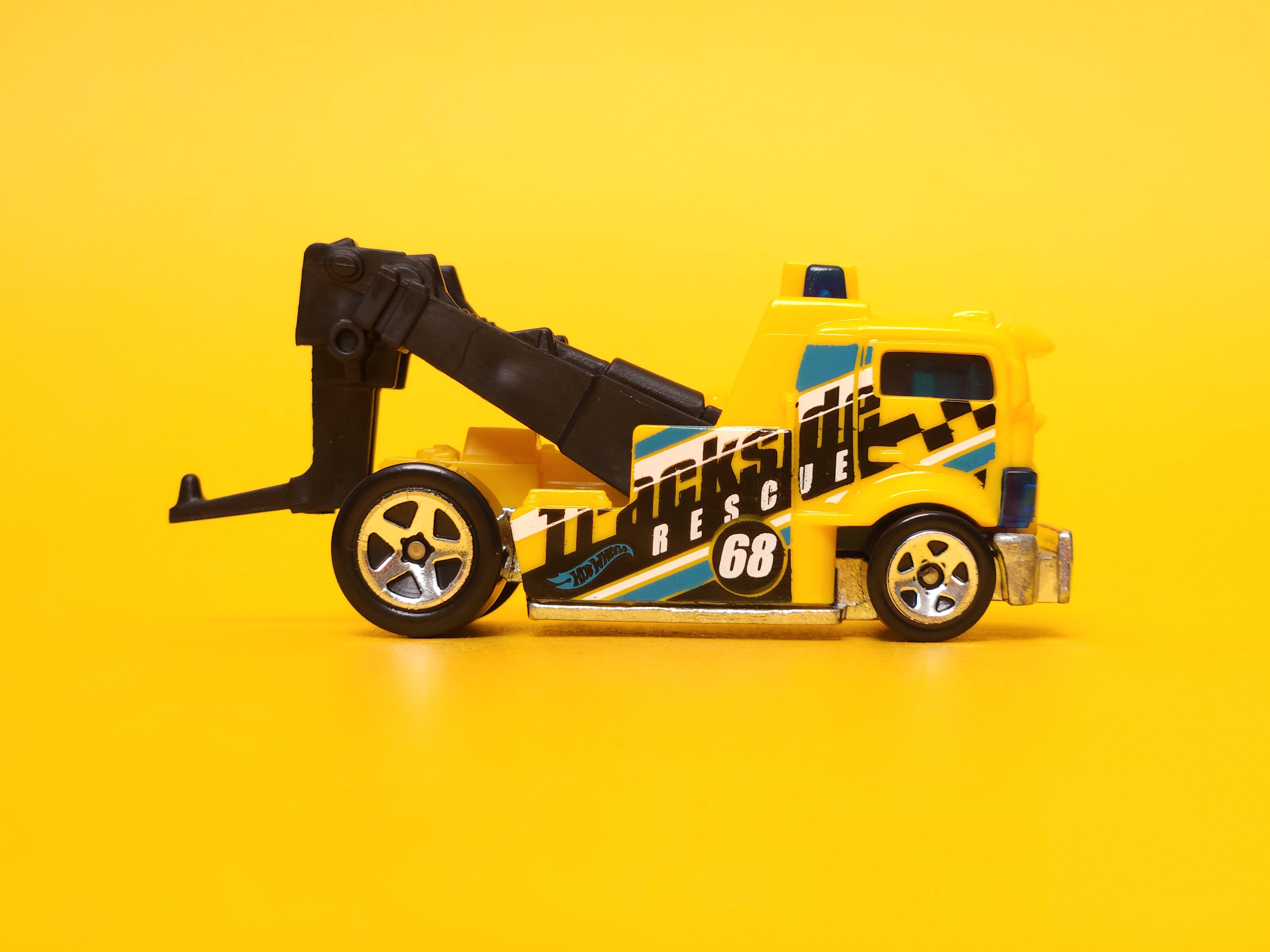 Heavy Hitcher: Yellow – 2023 Mattel Hot Wheels Basic