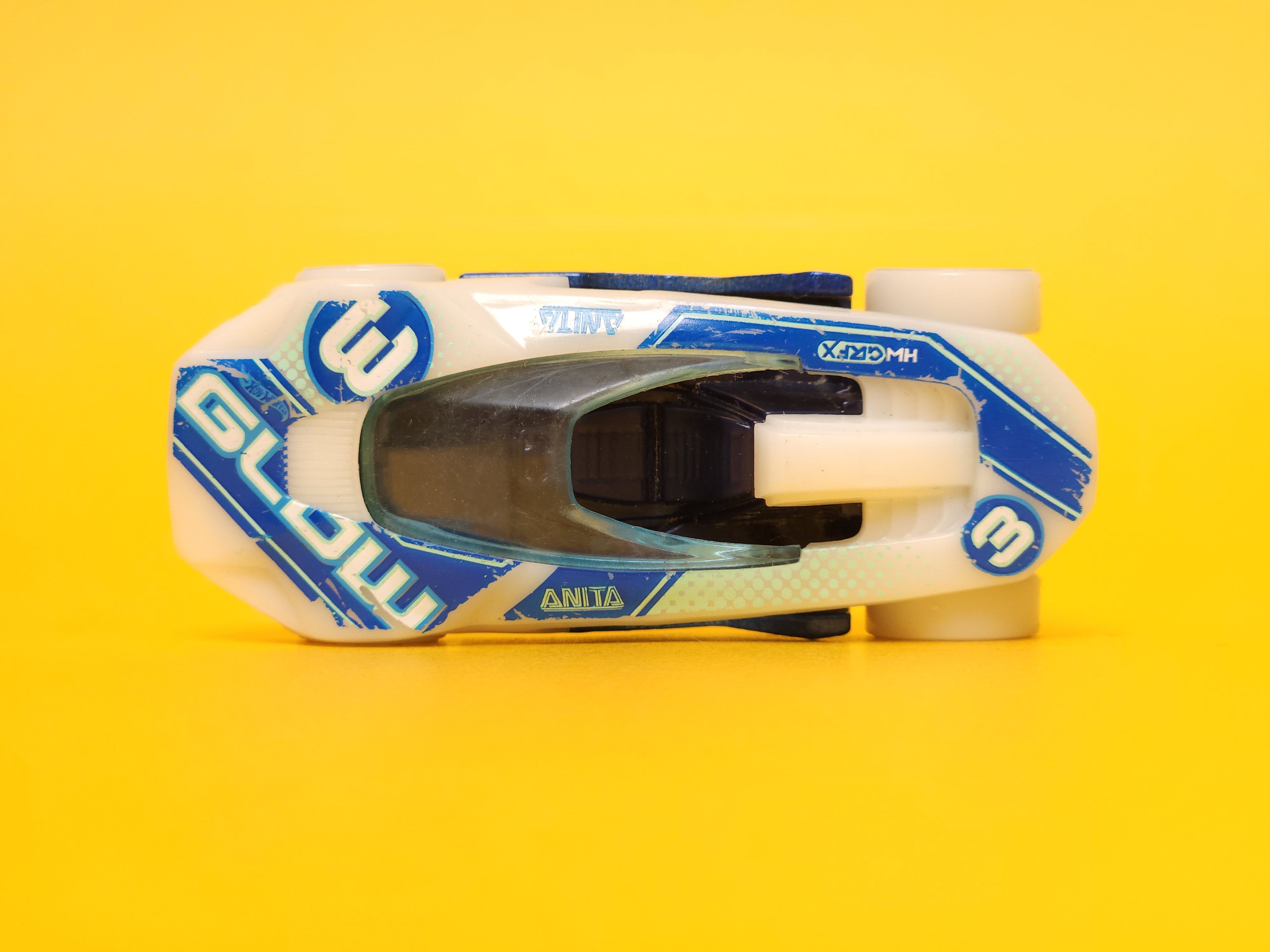 HW Warp Speeder: Glow-in-the-dark – 2021 Mattel Hot Wheels Basic