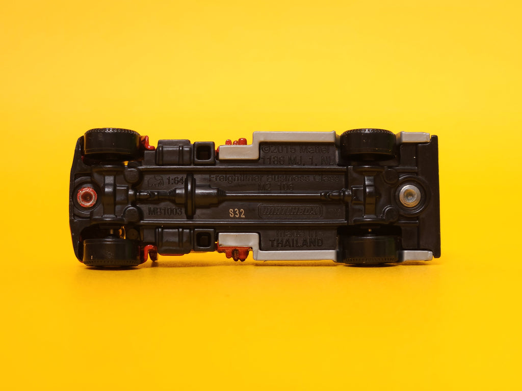 Freightliner Business Class M2 106: Red – 2024 Mattel Matchbox Basic