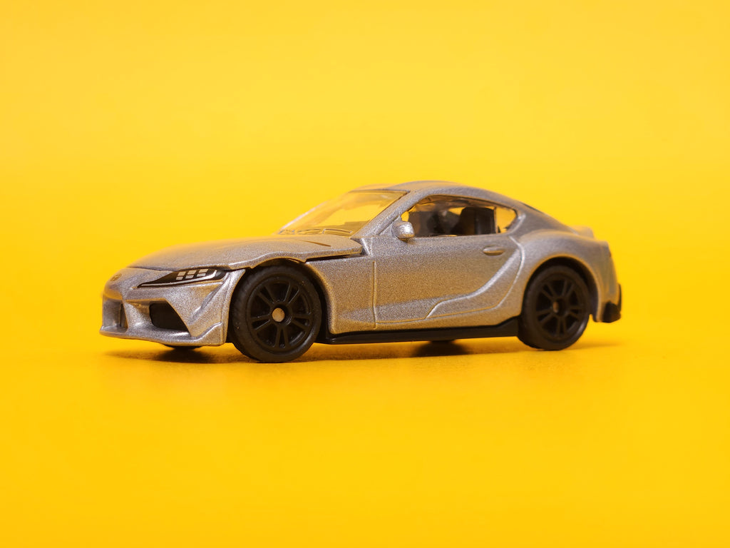 Toyota GR Supra: Silver – Siku