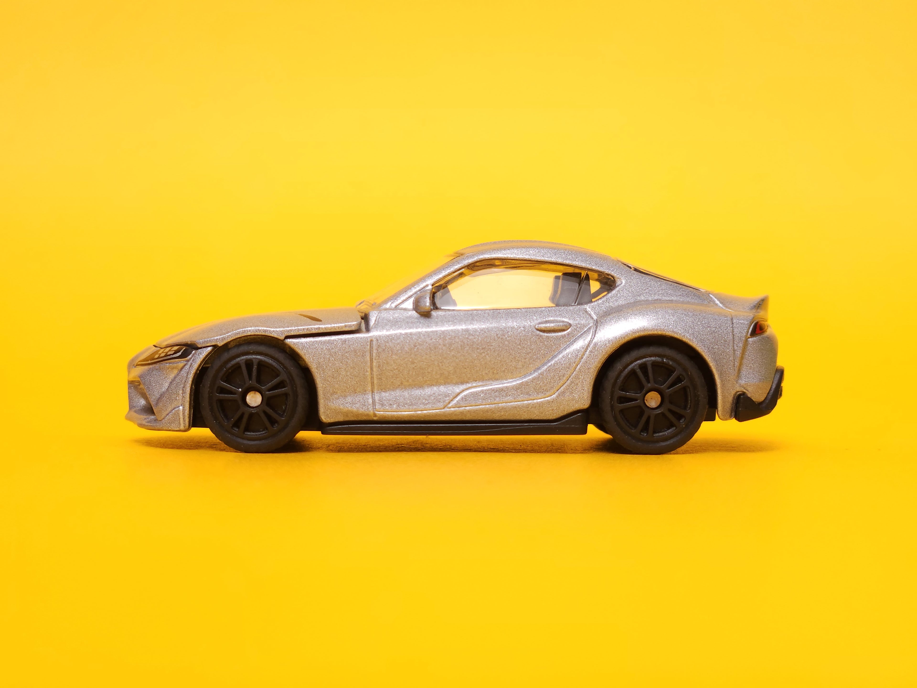 Toyota GR Supra: Silver – Siku