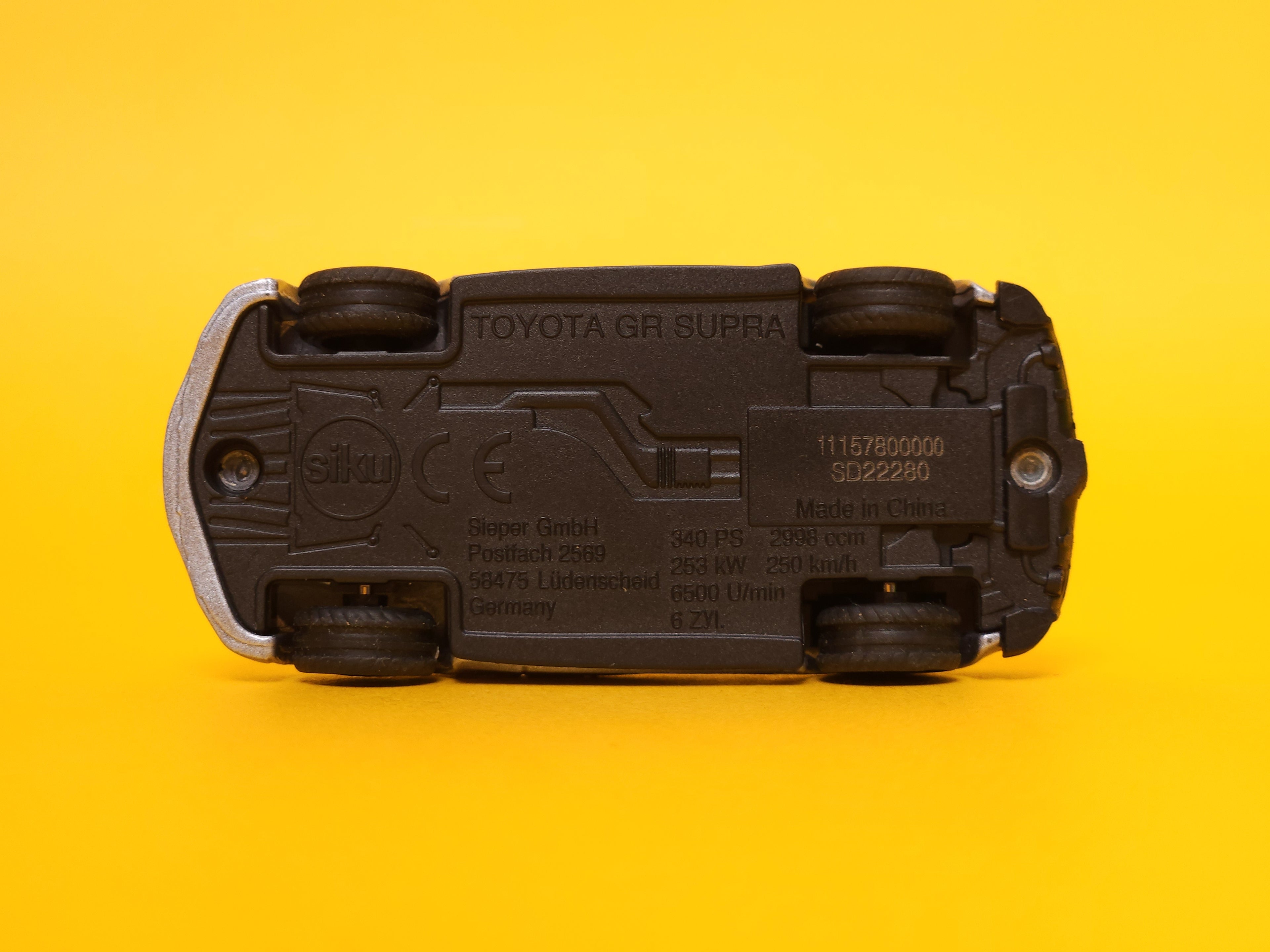 Toyota GR Supra: Silver – Siku